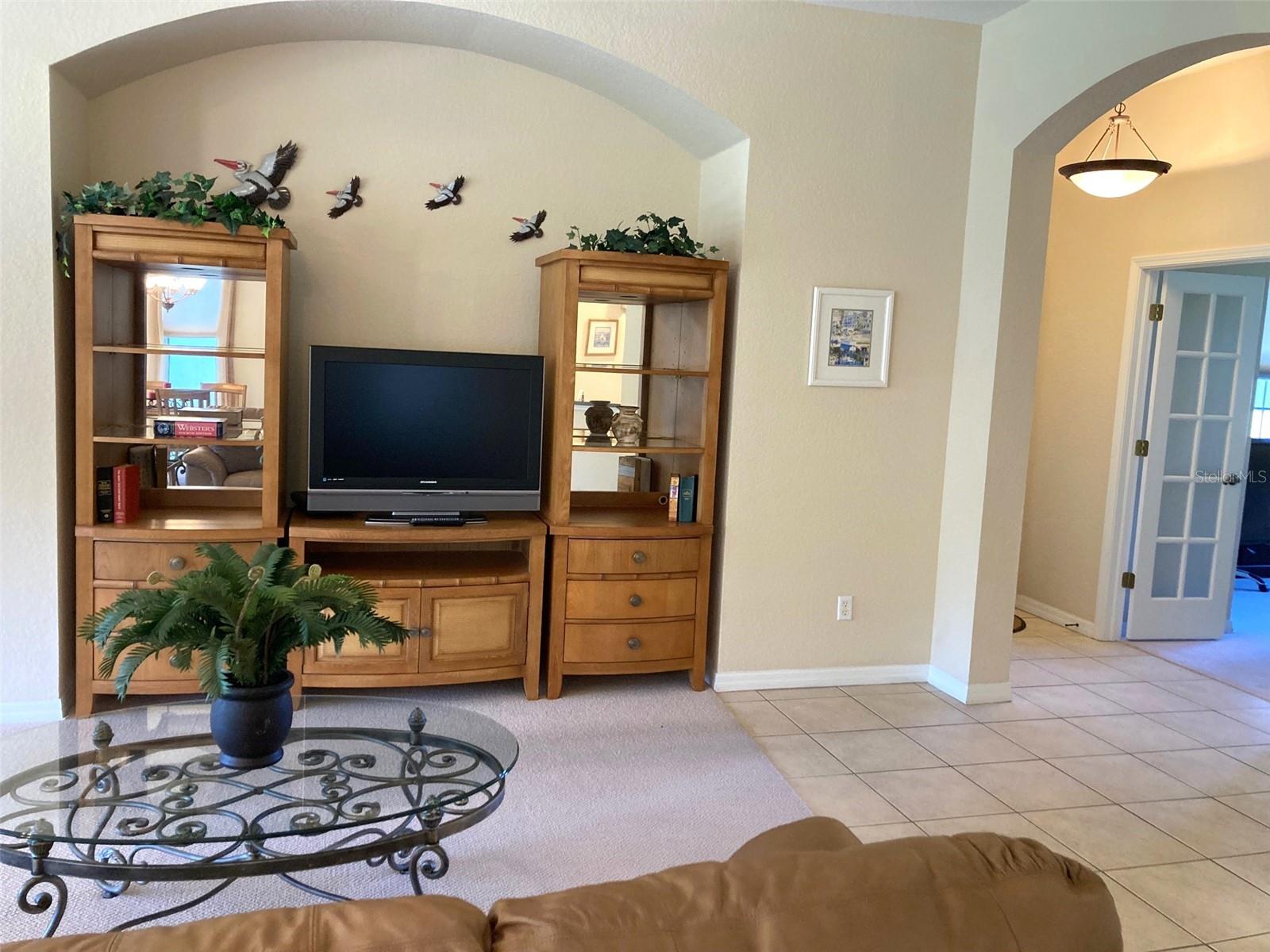 Image 11 of 39 For 1012 Regal Manor Way