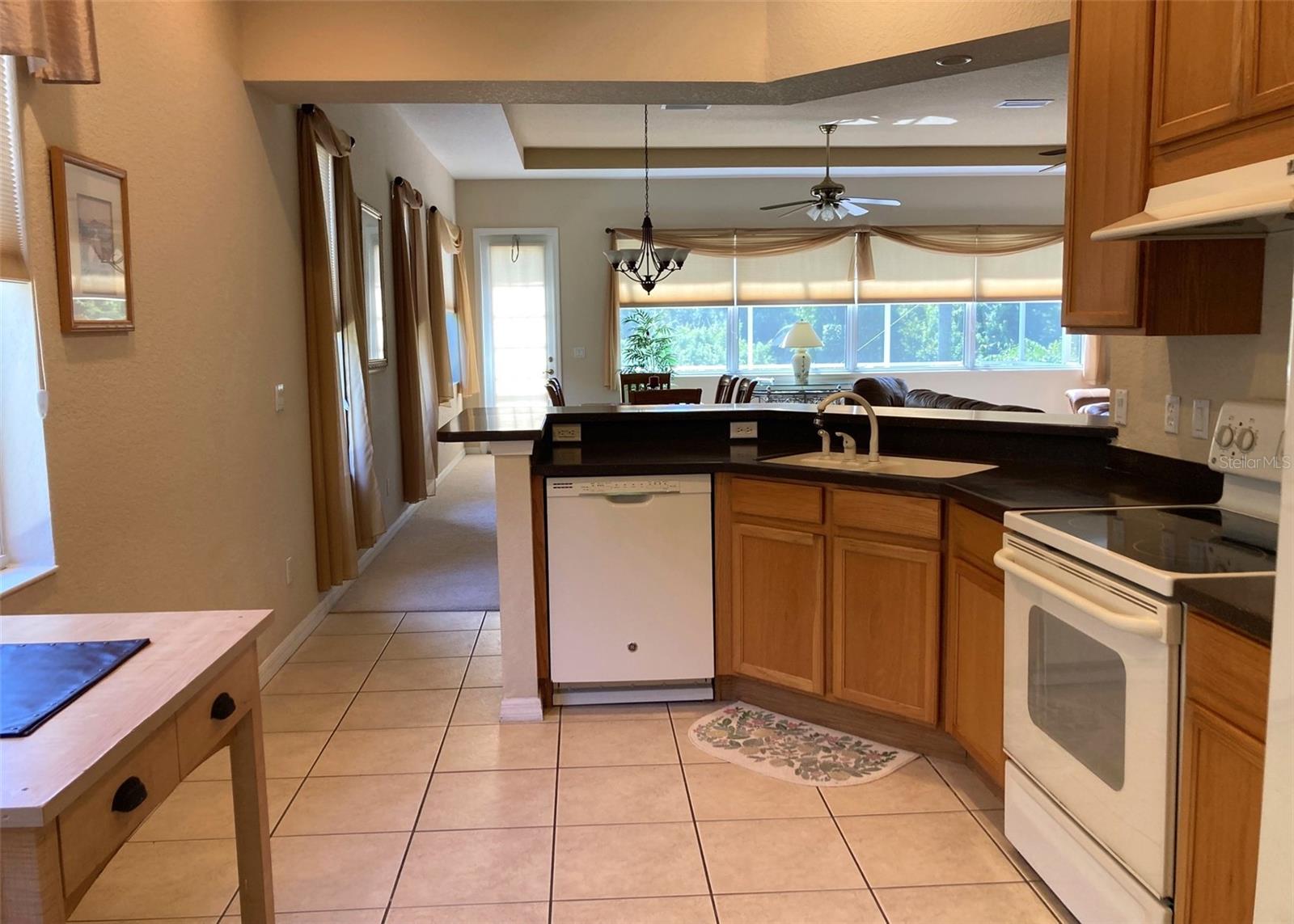 Image 18 of 39 For 1012 Regal Manor Way