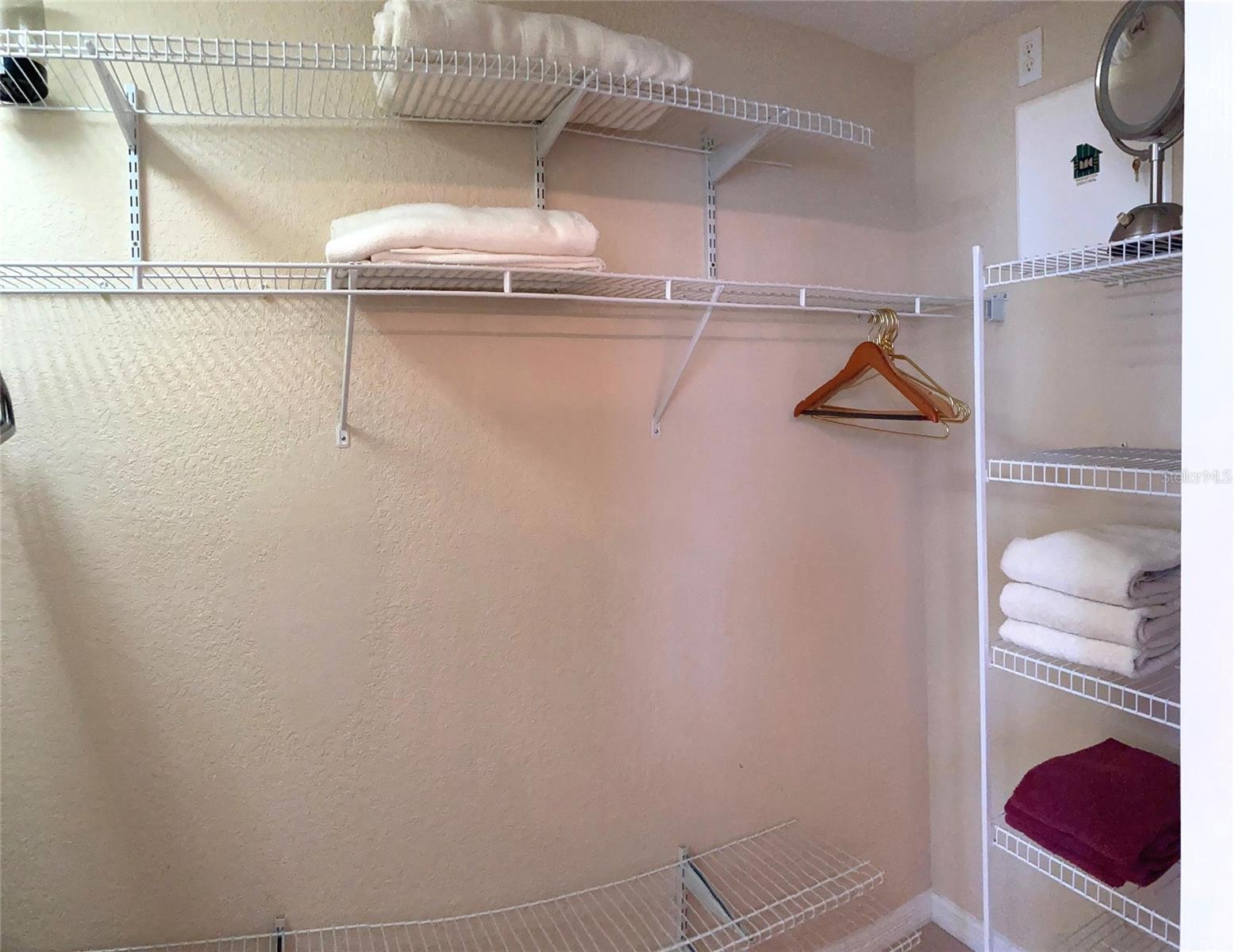 Image 25 of 39 For 1012 Regal Manor Way