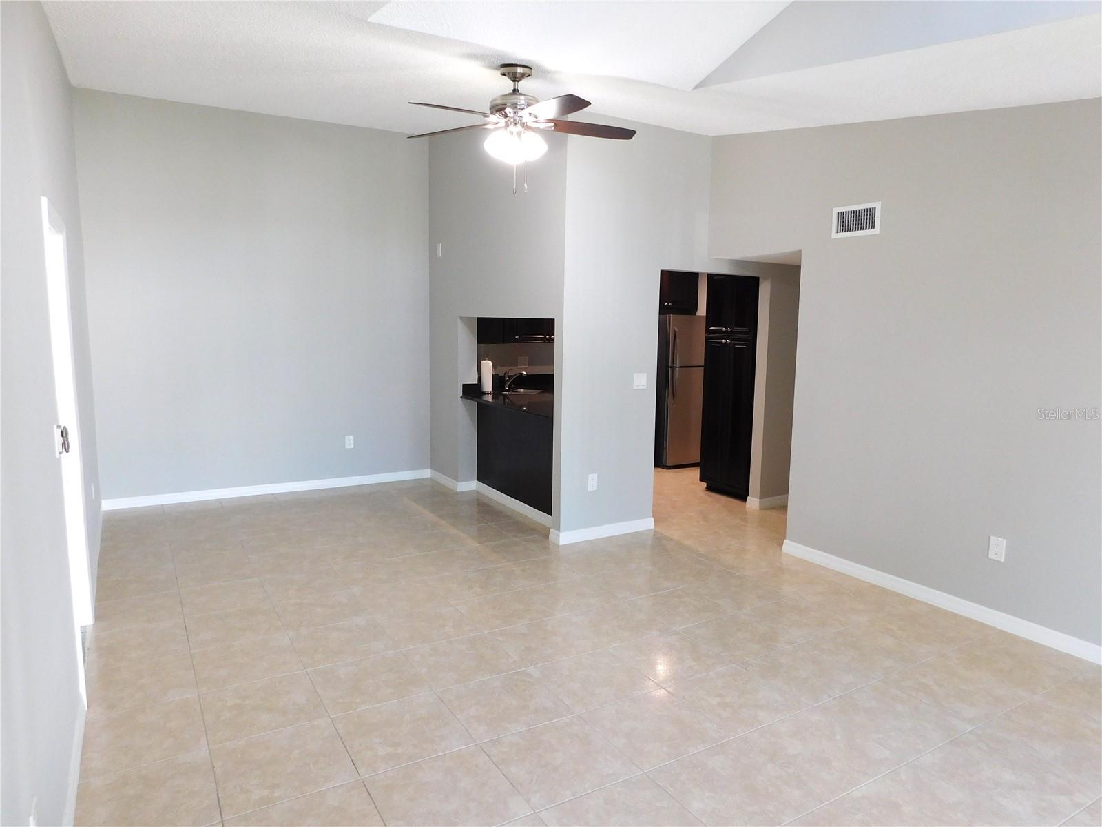 Image 3 of 22 For 1308 Pine Ridge Circle E H3