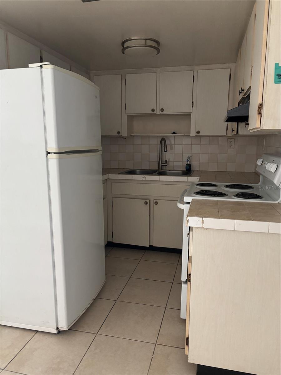 Image 4 of 15 For 1008 Pinellas Street 2