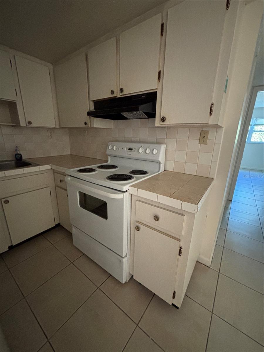 Image 6 of 15 For 1008 Pinellas Street 2