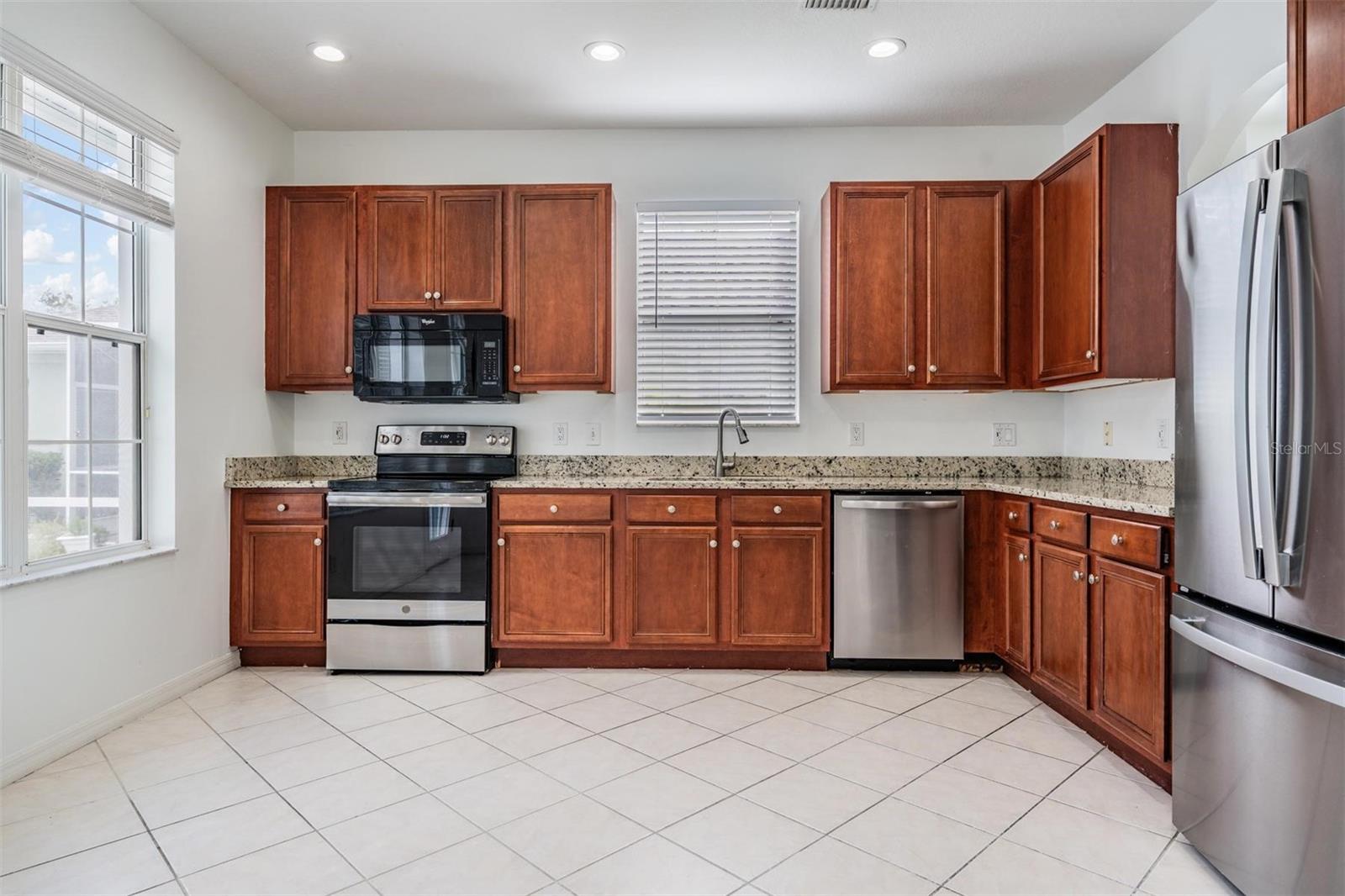 Image 10 of 43 For 218 Summerside Court