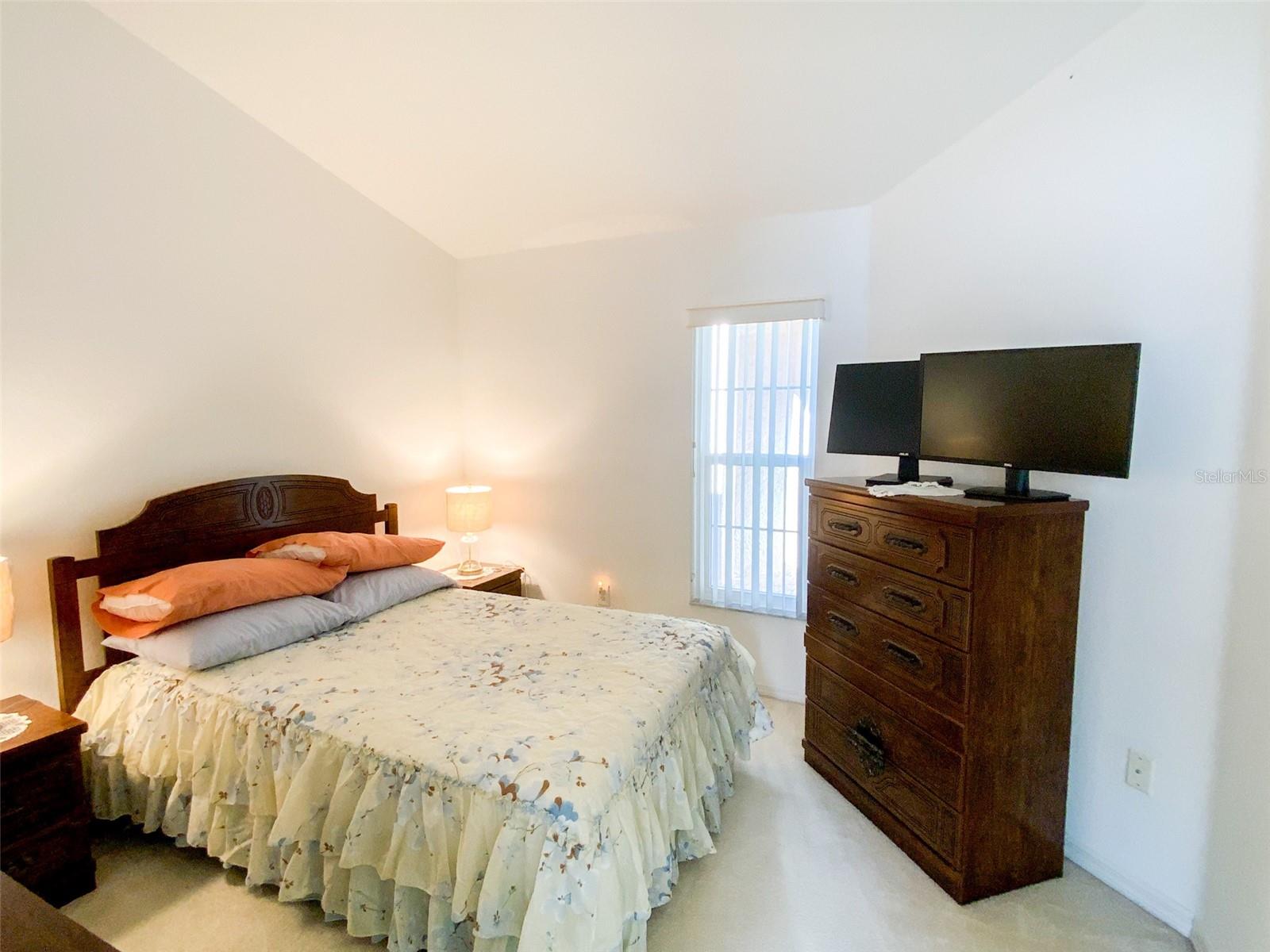 Image 33 of 53 For 479 Briland Street