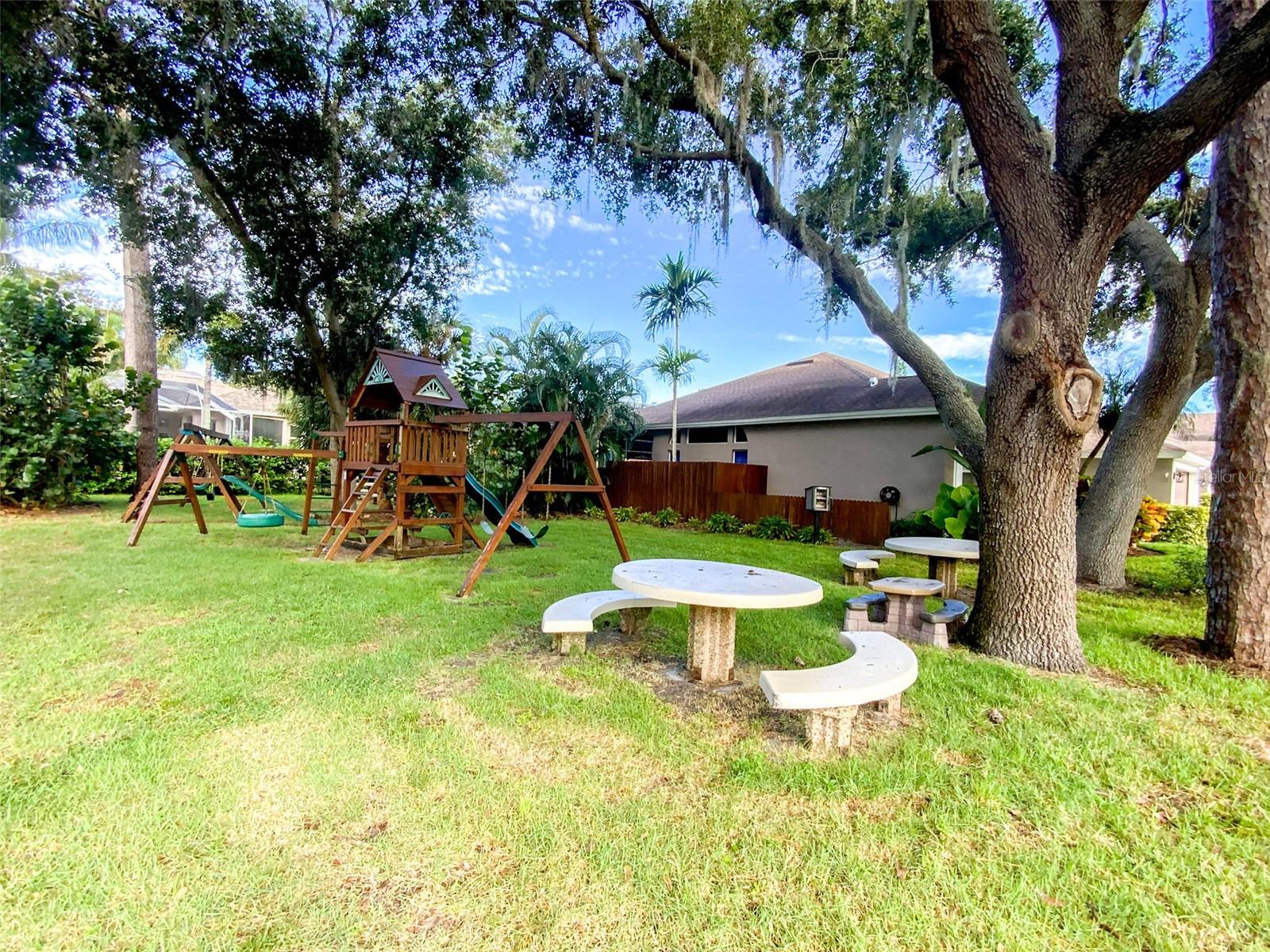 Image 48 of 53 For 479 Briland Street