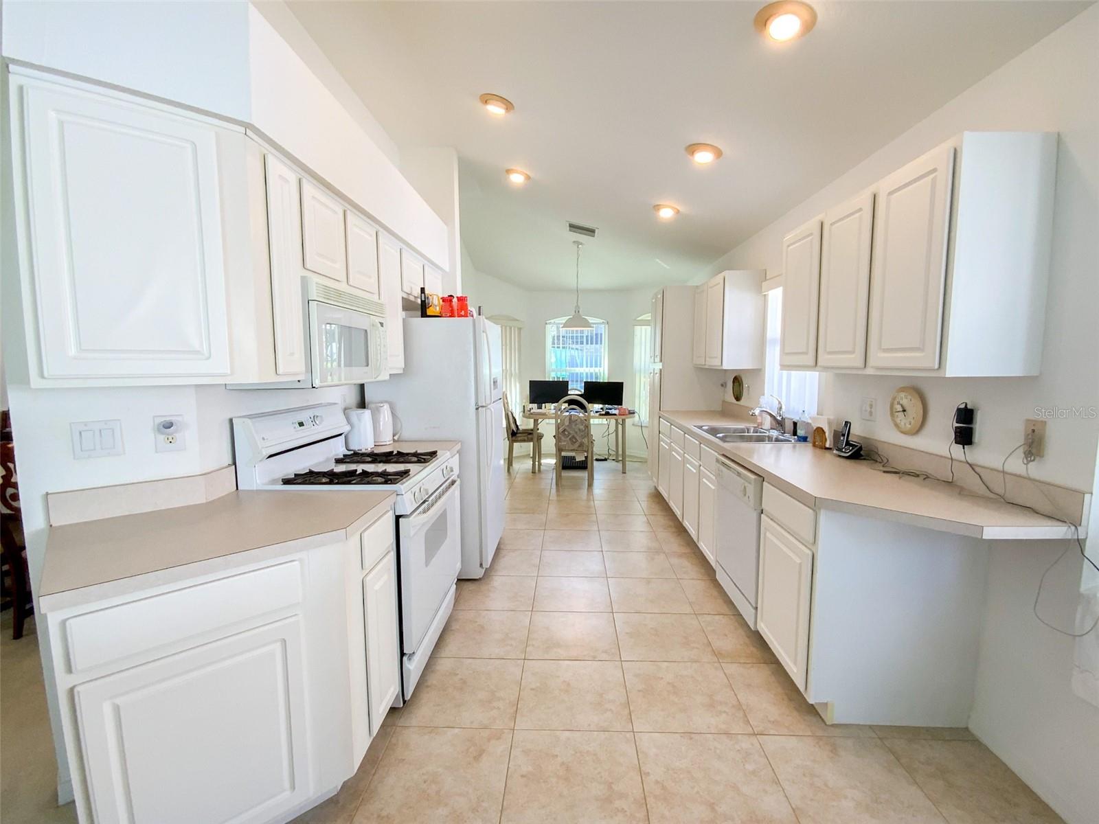 Image 7 of 53 For 479 Briland Street