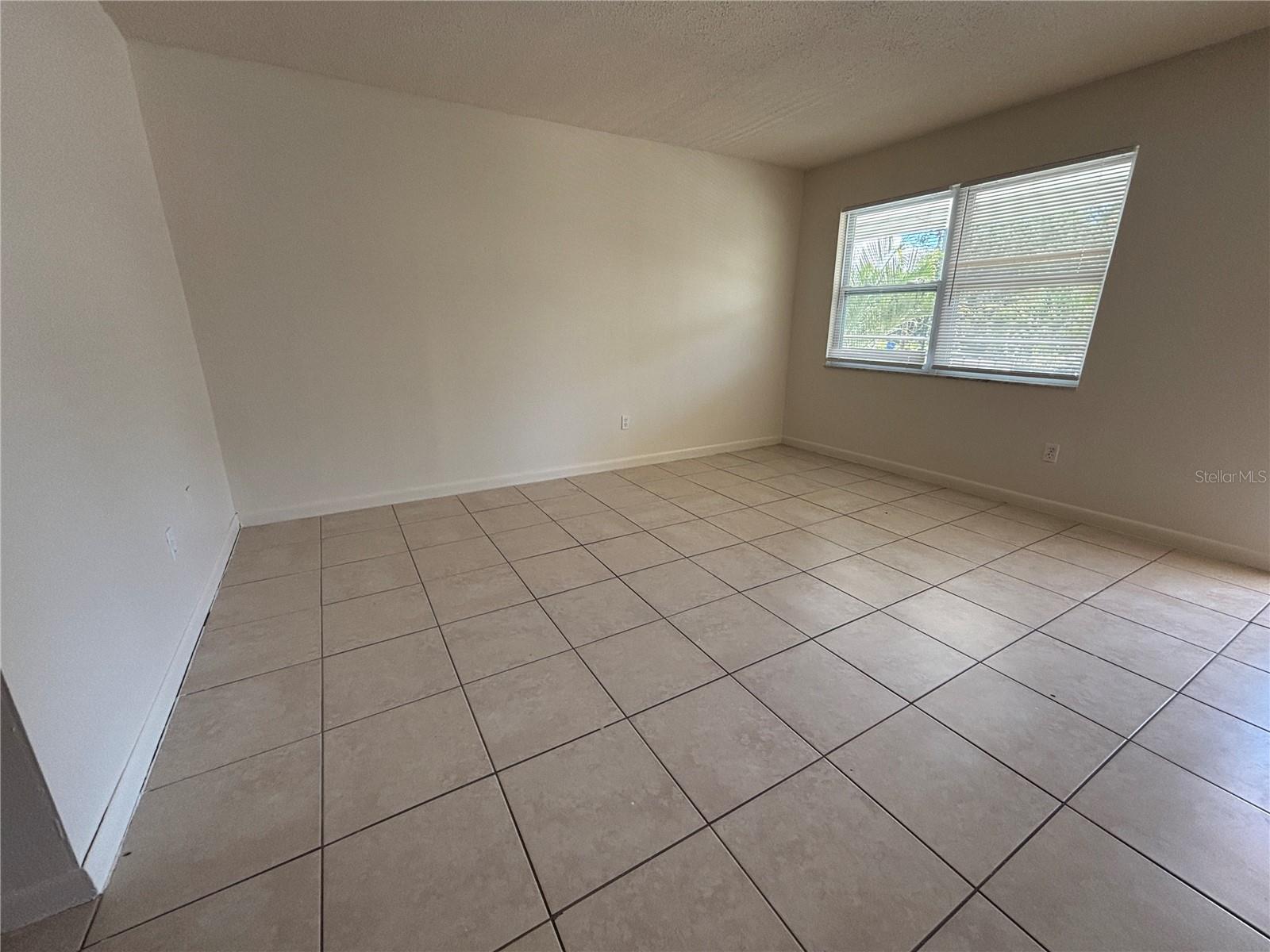 Image 3 of 12 For 1008 Pinellas Street 9