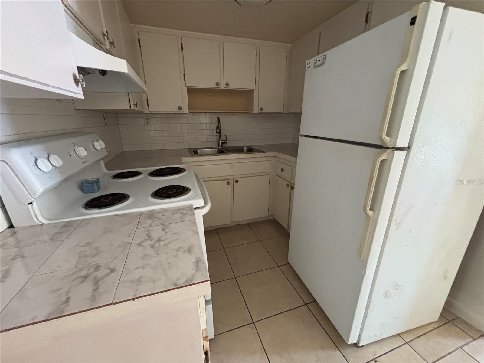 Image 5 of 12 For 1008 Pinellas Street 9