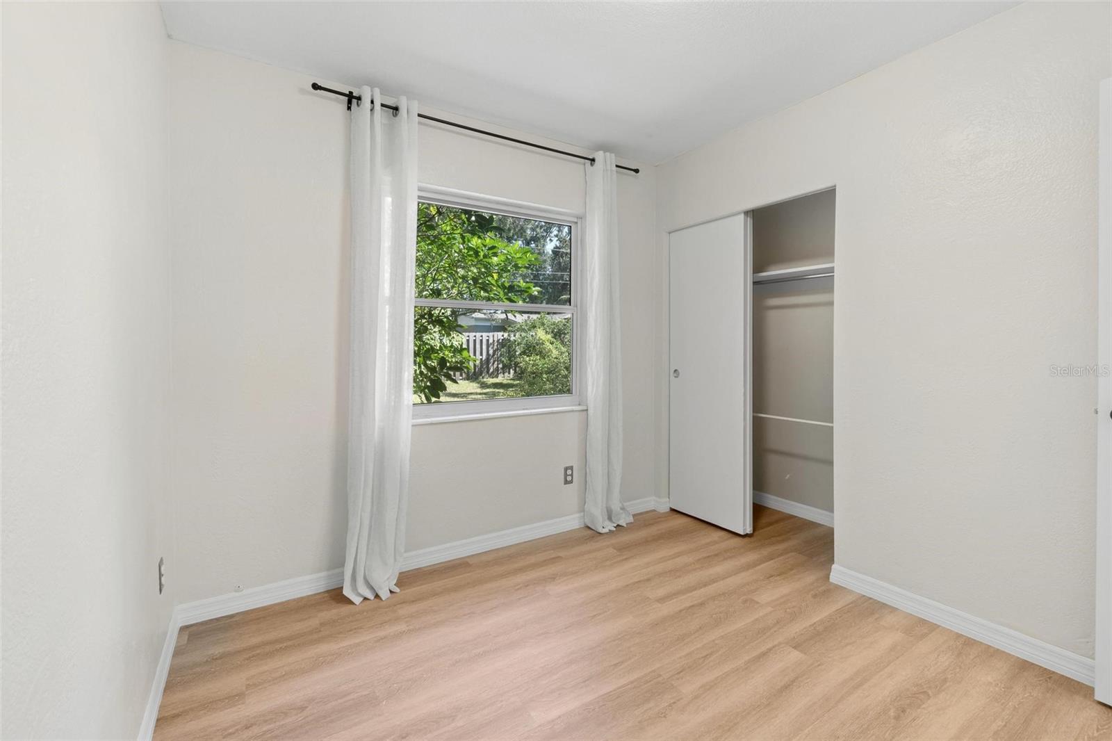Image 13 of 28 For 5413 13th Avenue N