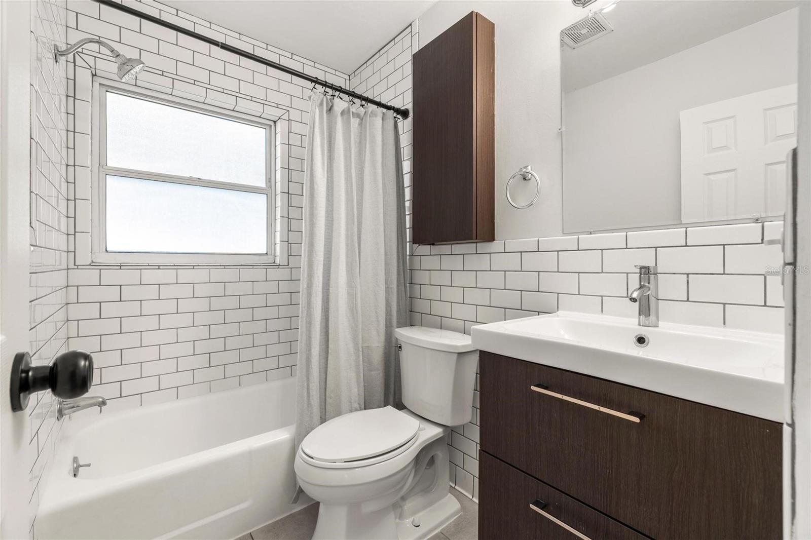 Image 16 of 28 For 5413 13th Avenue N