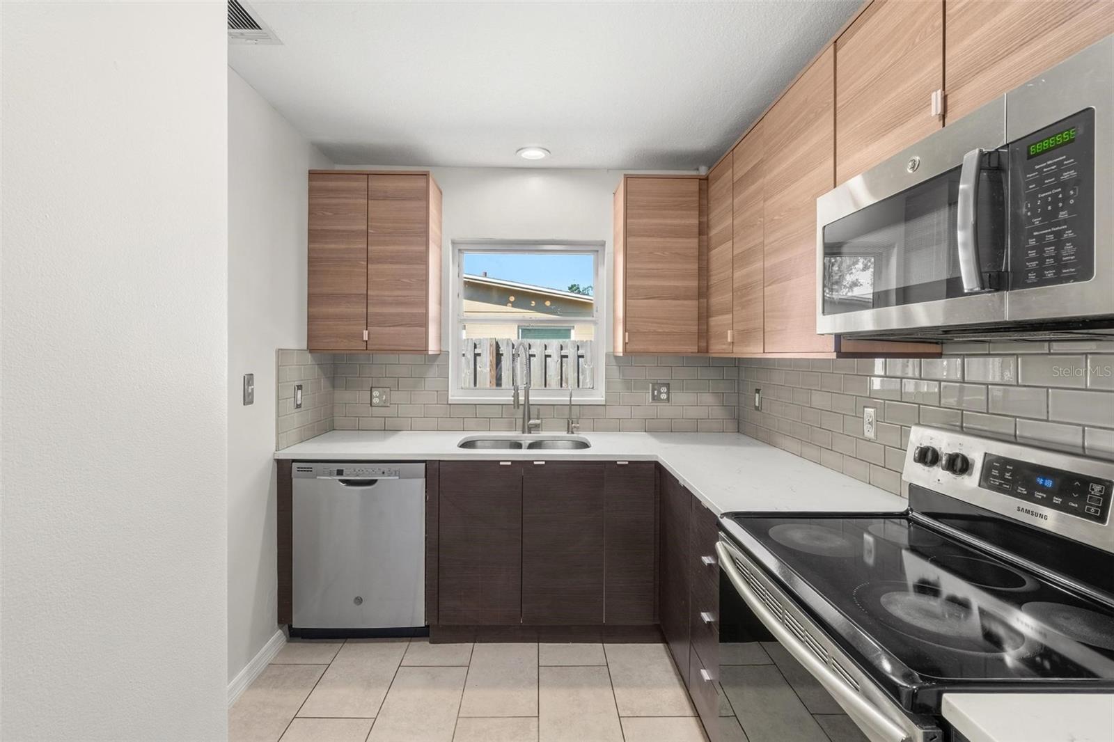 Image 7 of 28 For 5413 13th Avenue N