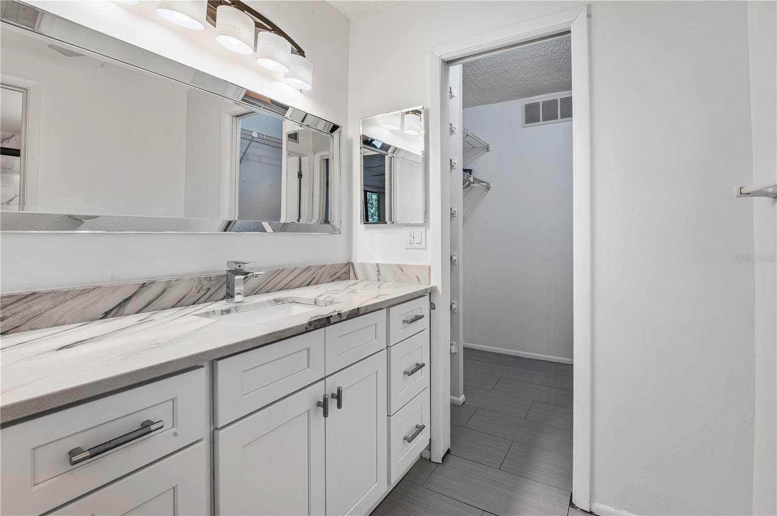 Image 12 of 23 For 14130 Rosemary Lane 4313
