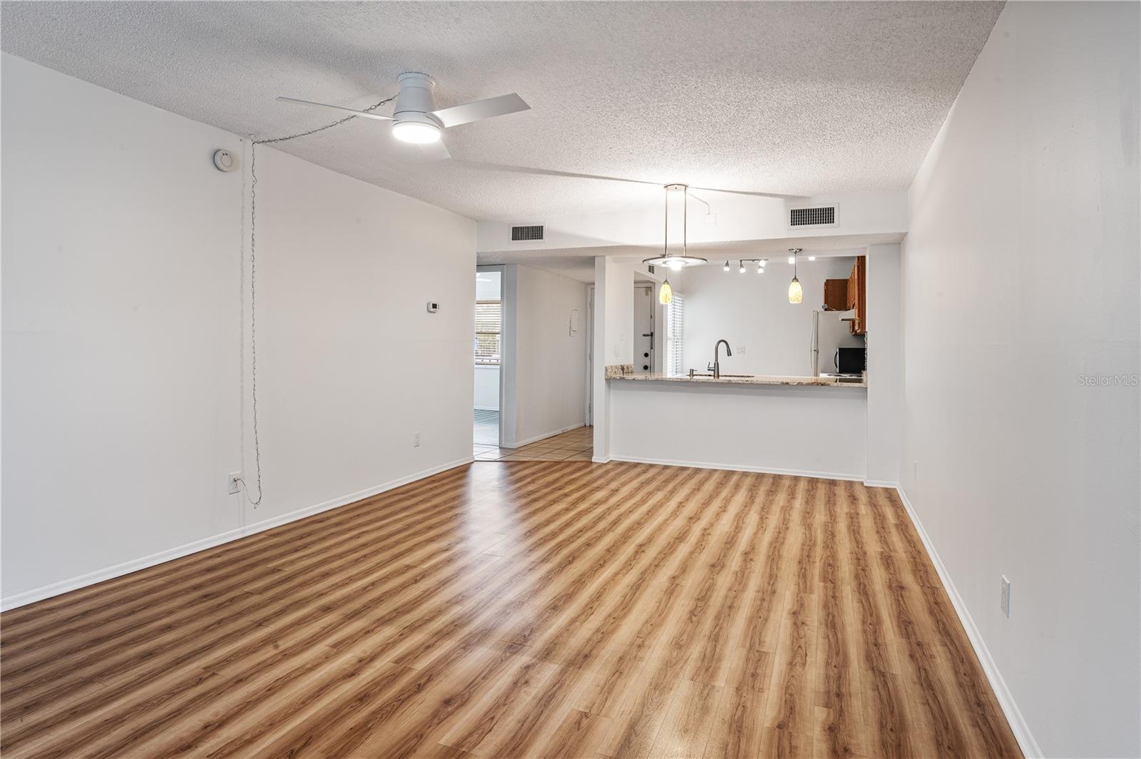 Image 5 of 23 For 14130 Rosemary Lane 4313