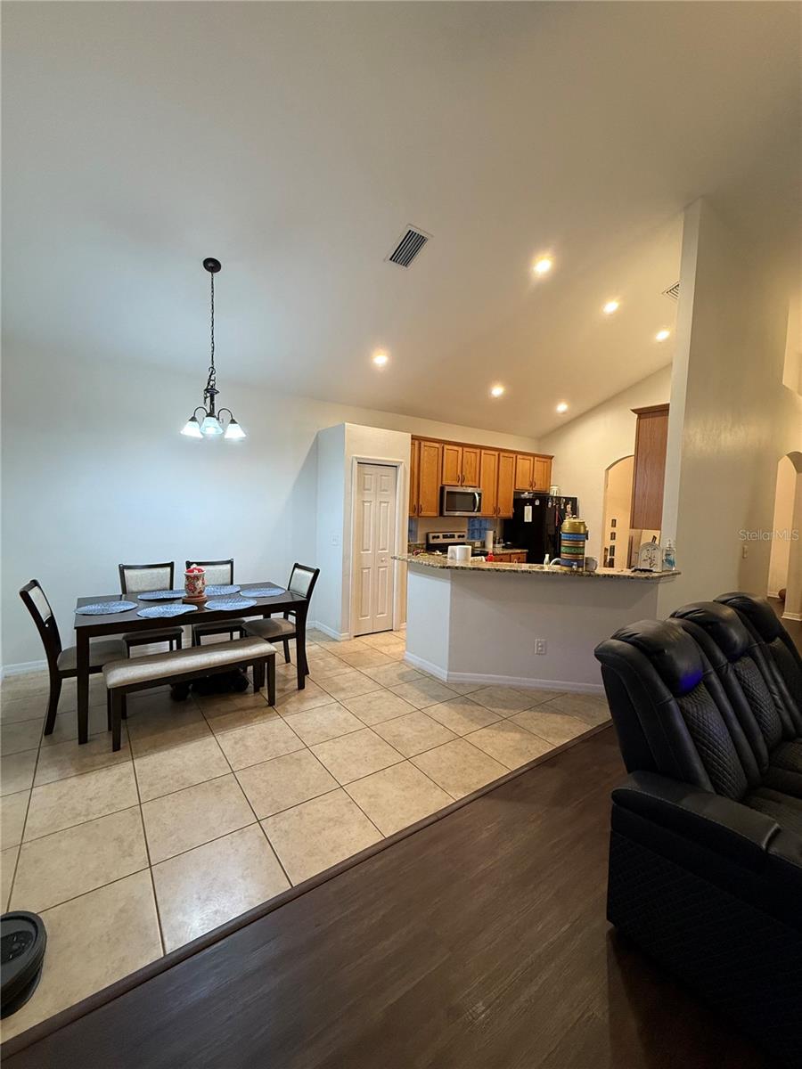 Image 37 of 55 For 10913 Observatory Way