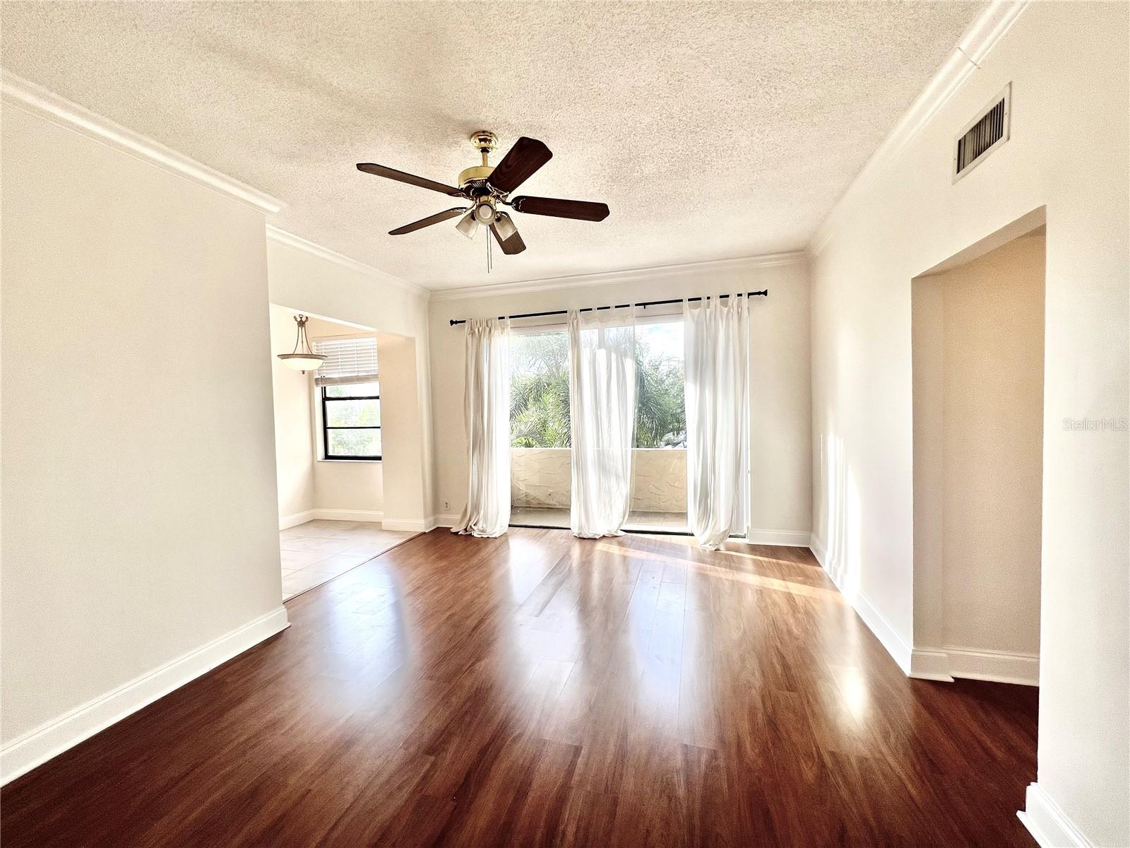 Image 3 of 17 For 2109 Bayshore Boulevard 210