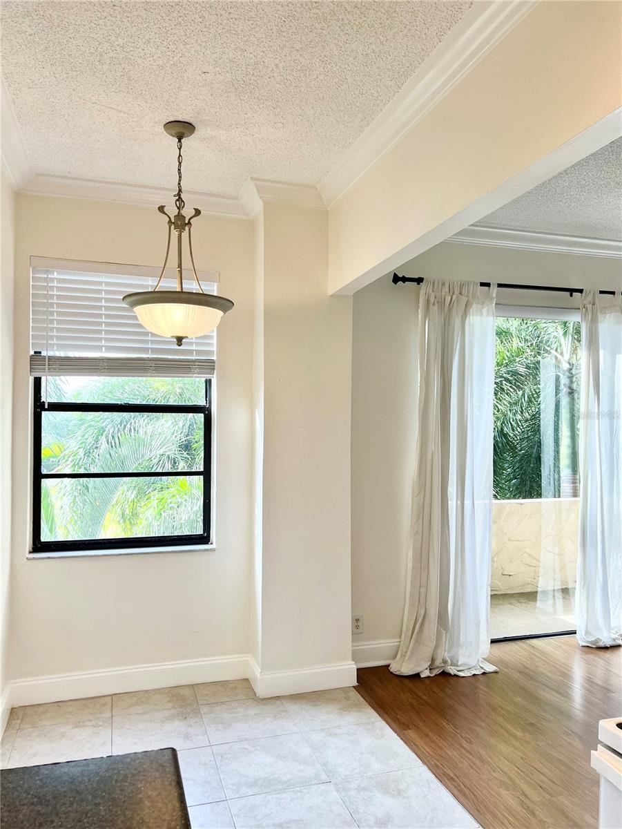Image 7 of 17 For 2109 Bayshore Boulevard 210