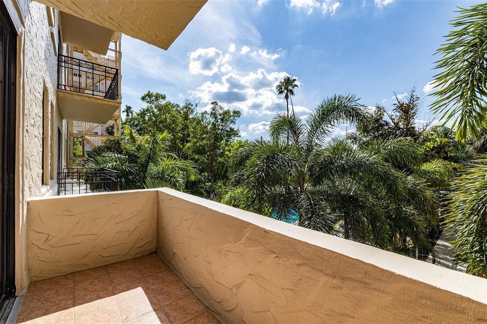Image 8 of 17 For 2109 Bayshore Boulevard 210
