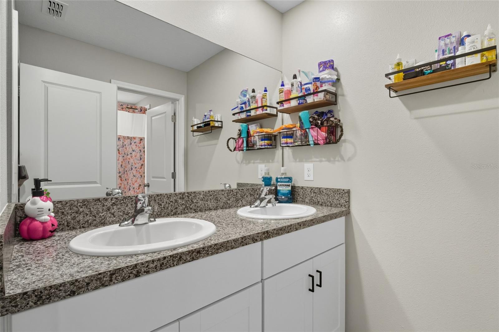 Image 31 of 44 For 11115 Sage Canyon Drive