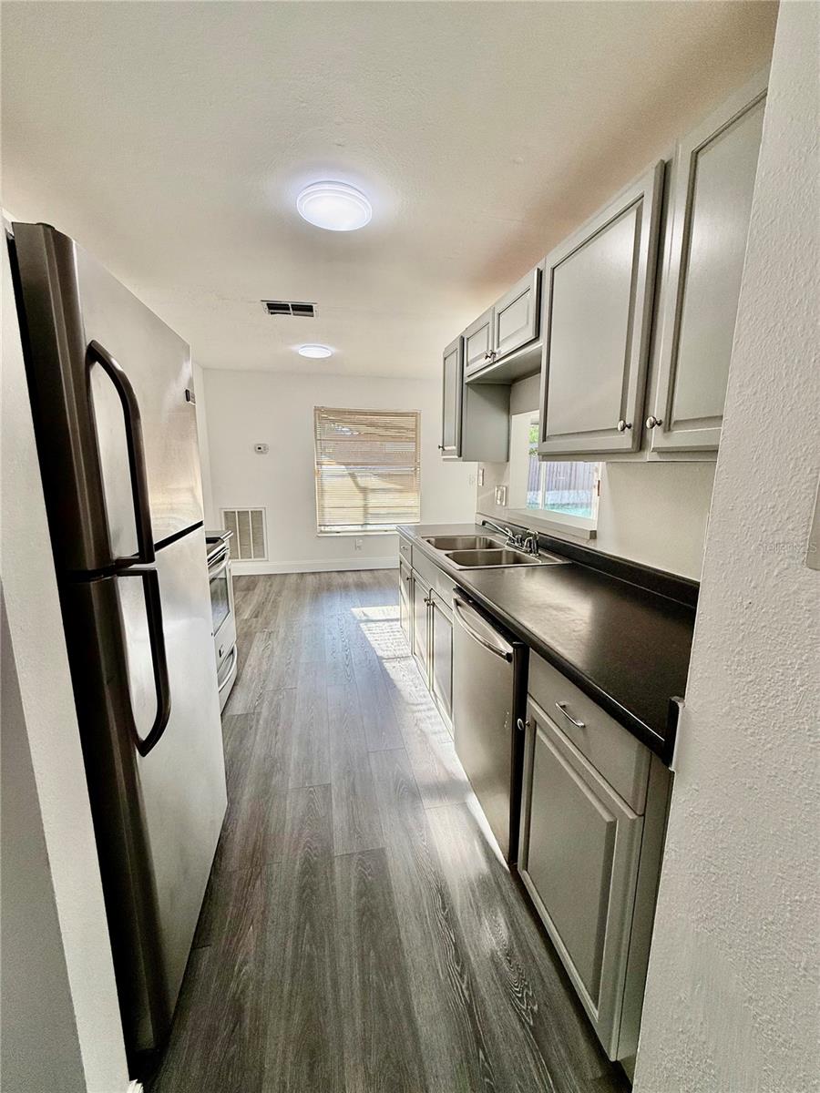 Image 18 of 26 For 14222 Village View Drive