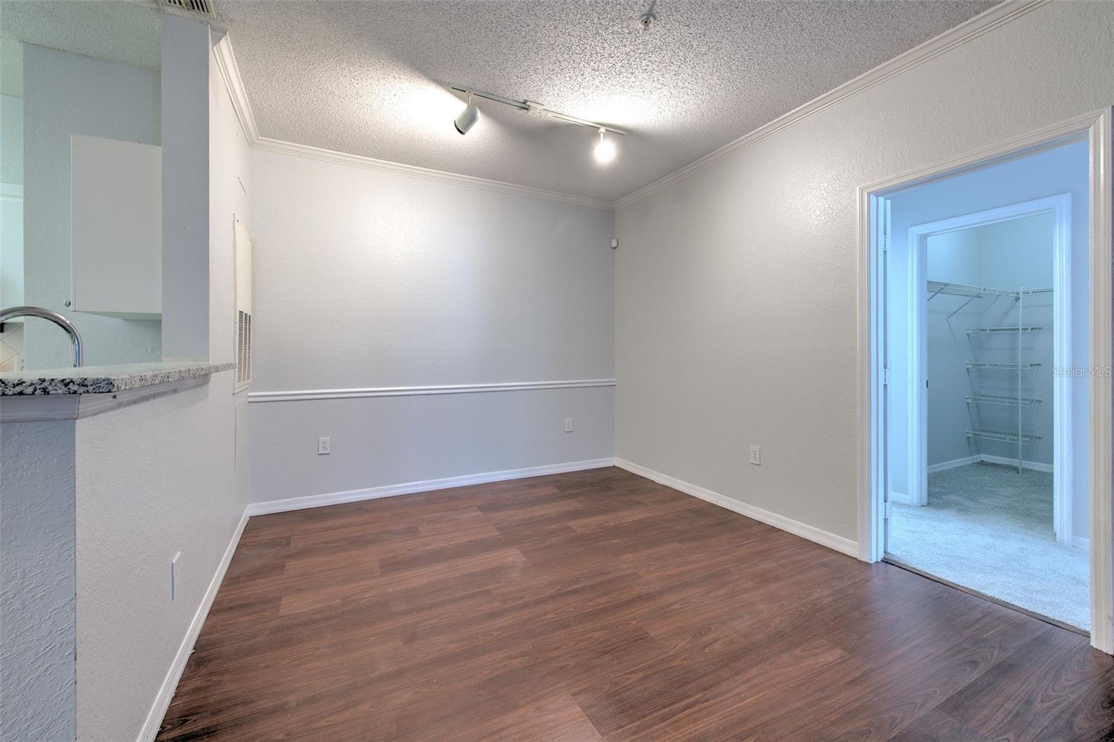 Image 14 of 41 For 18001 Richmond Place Drive 123