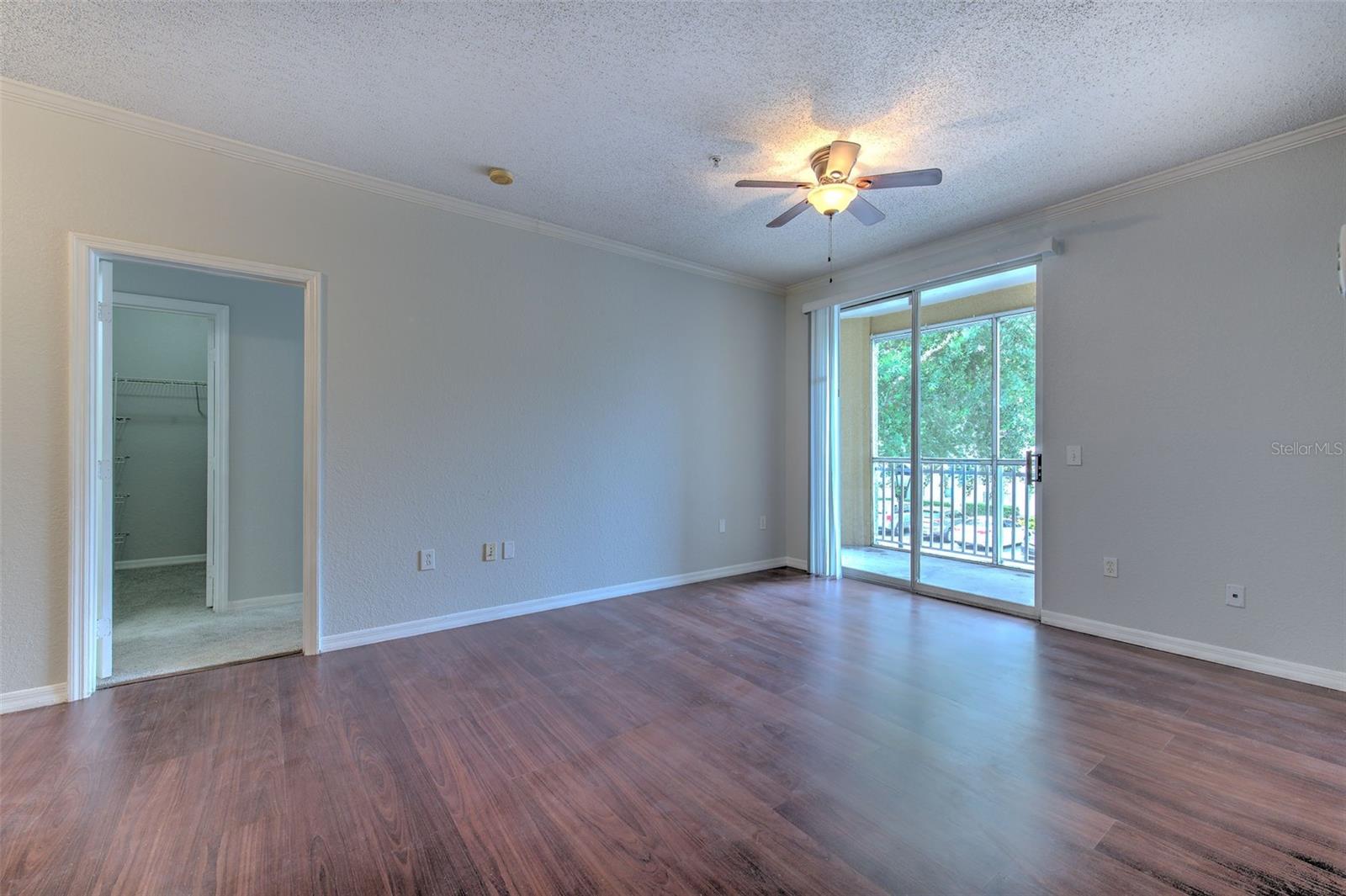 Image 15 of 41 For 18001 Richmond Place Drive 123