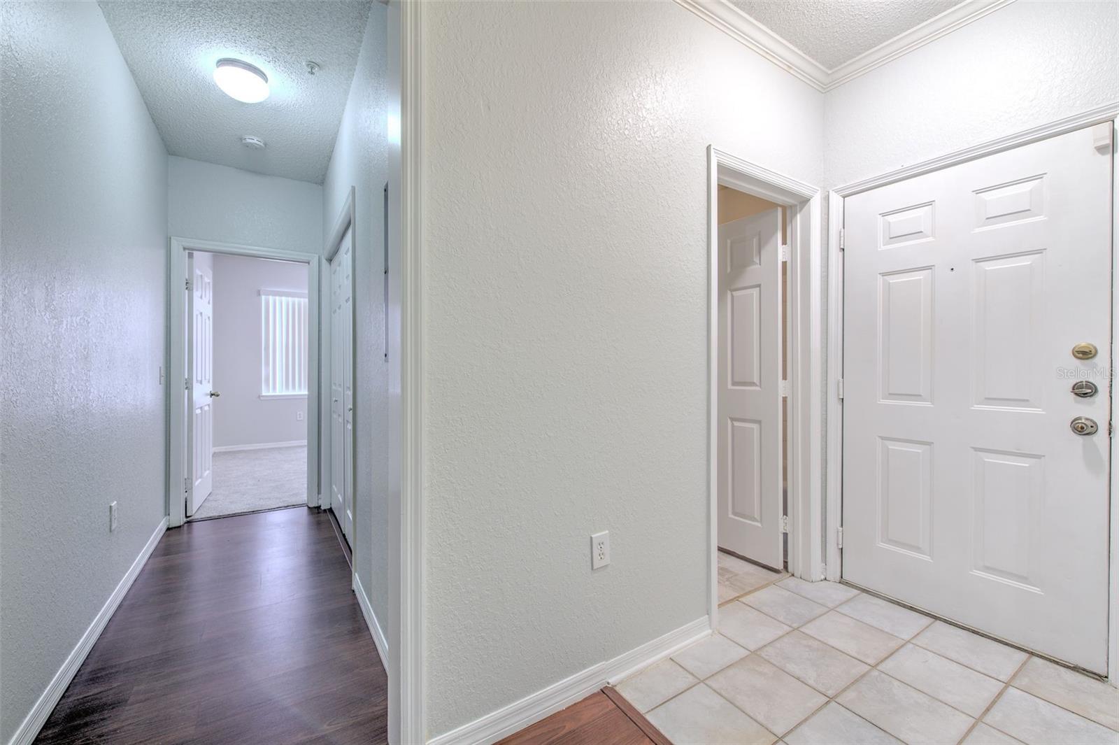 Image 19 of 41 For 18001 Richmond Place Drive 123