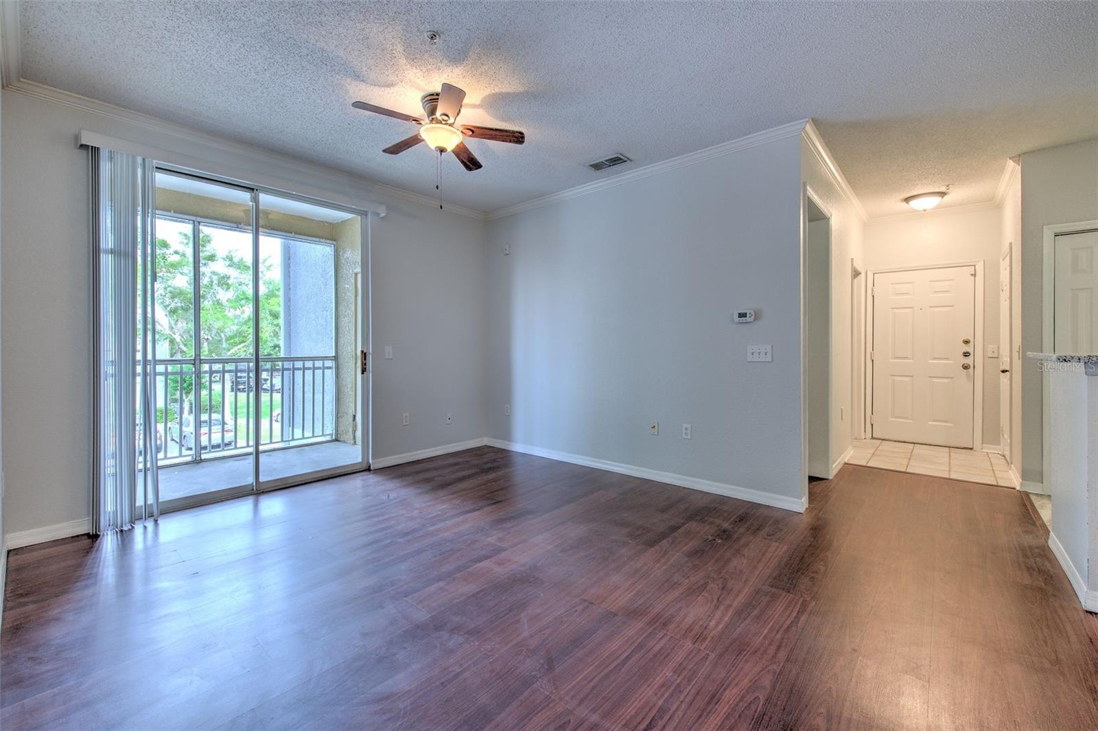 Image 20 of 41 For 18001 Richmond Place Drive 123