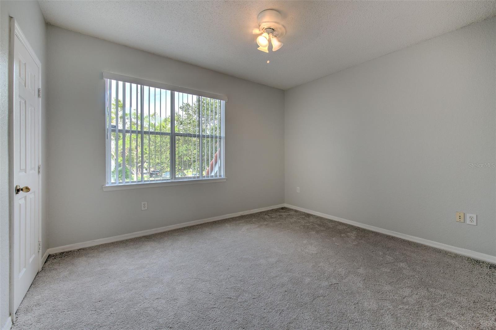 Image 23 of 41 For 18001 Richmond Place Drive 123