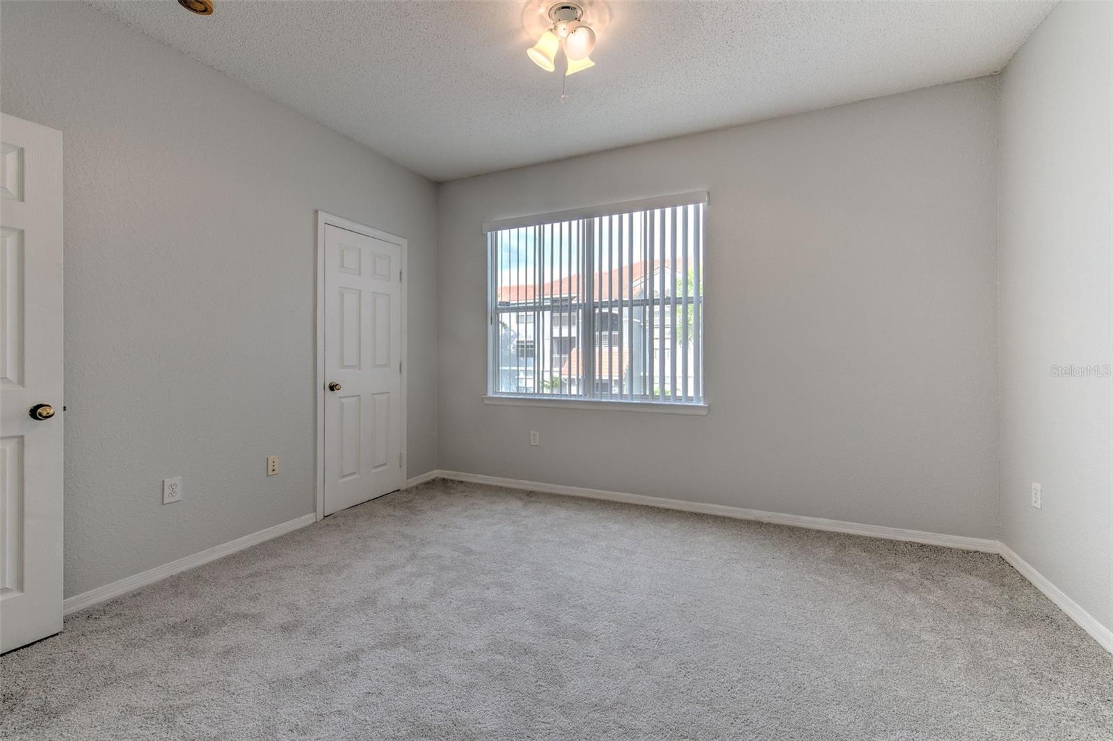 Image 24 of 41 For 18001 Richmond Place Drive 123