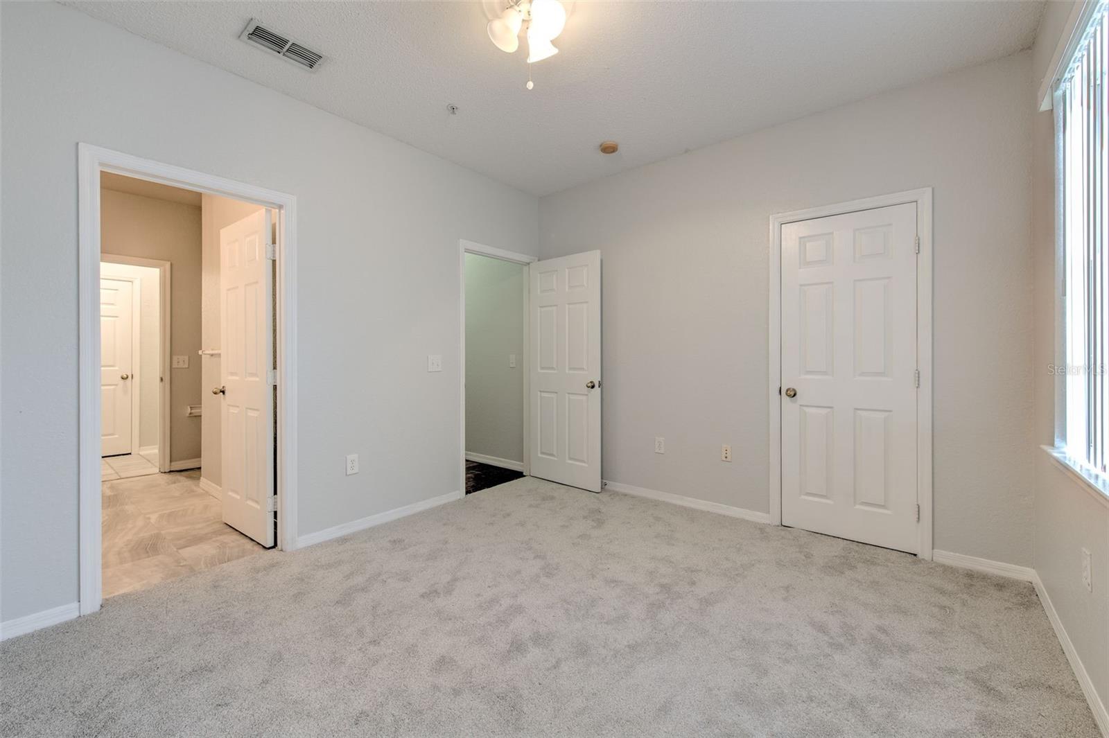 Image 25 of 41 For 18001 Richmond Place Drive 123