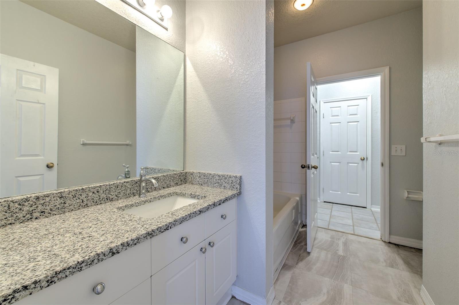 Image 26 of 41 For 18001 Richmond Place Drive 123