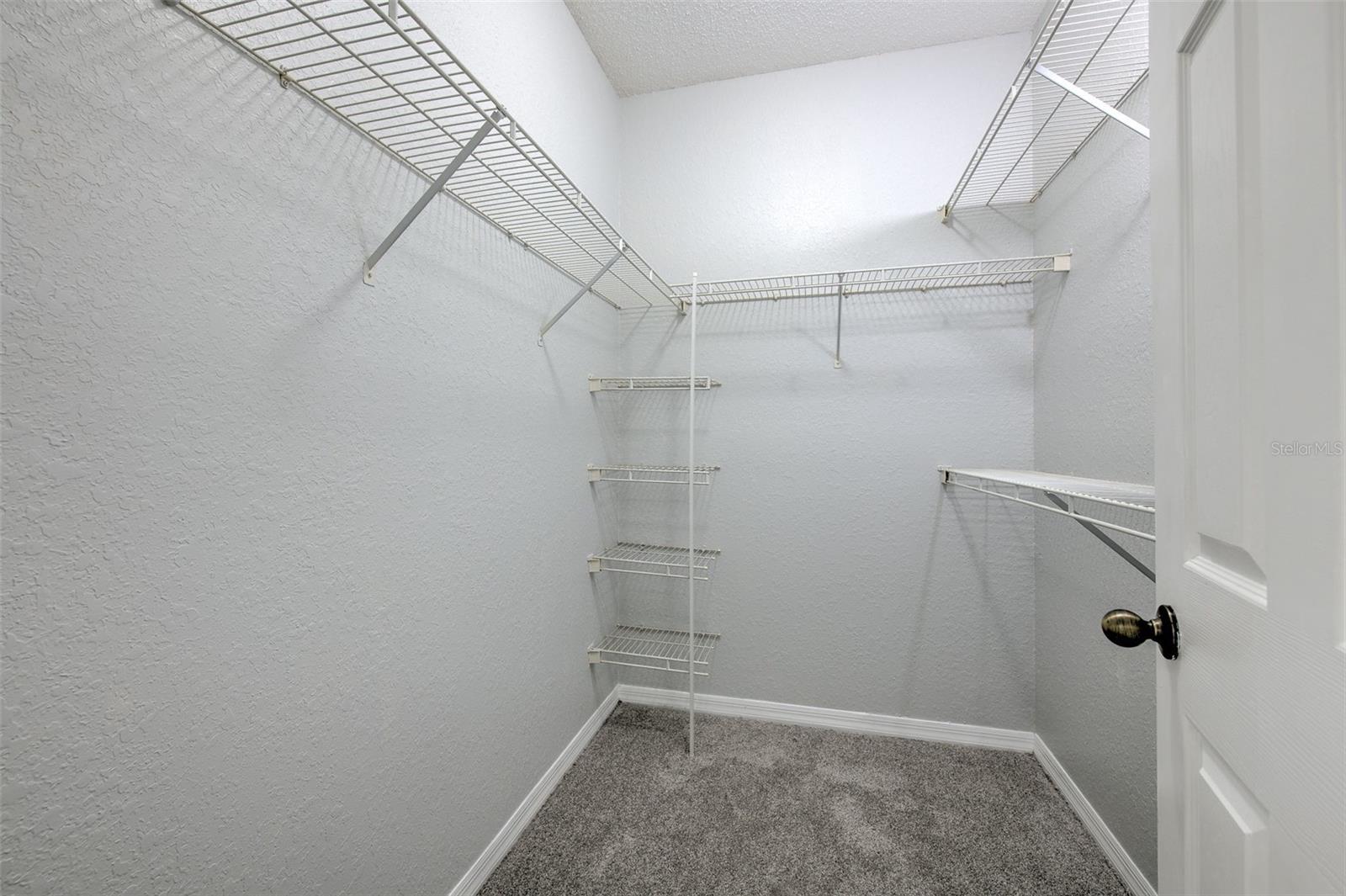 Image 32 of 41 For 18001 Richmond Place Drive 123