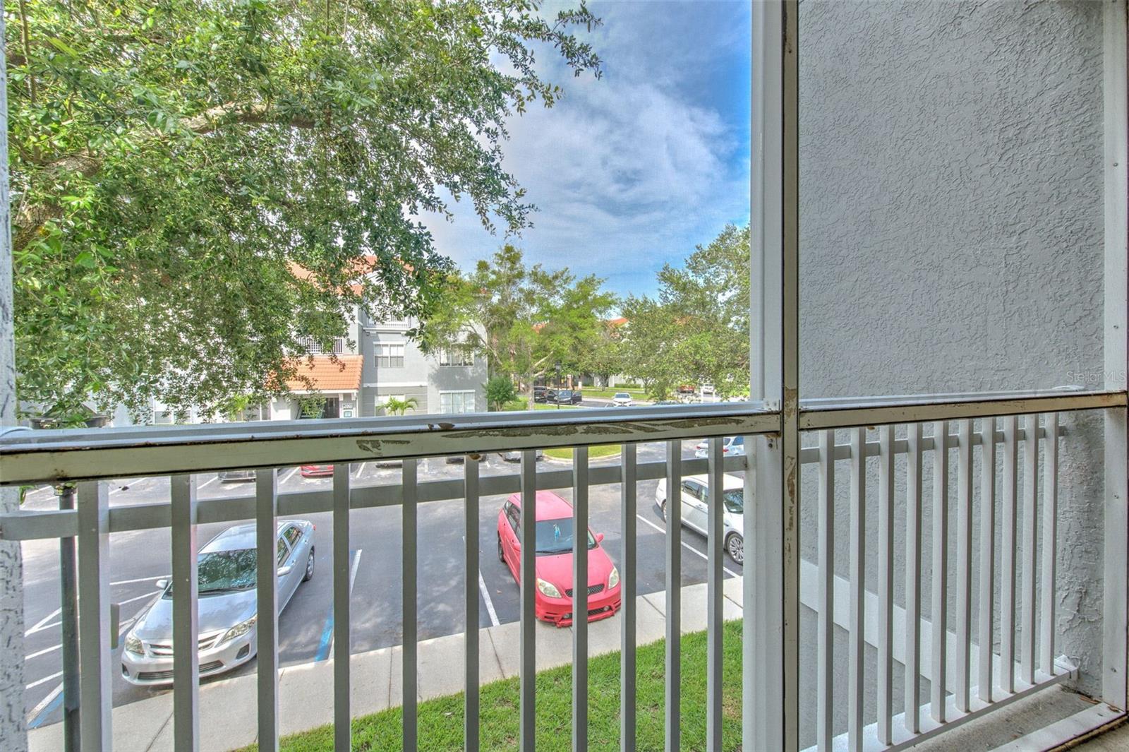 Image 36 of 41 For 18001 Richmond Place Drive 123