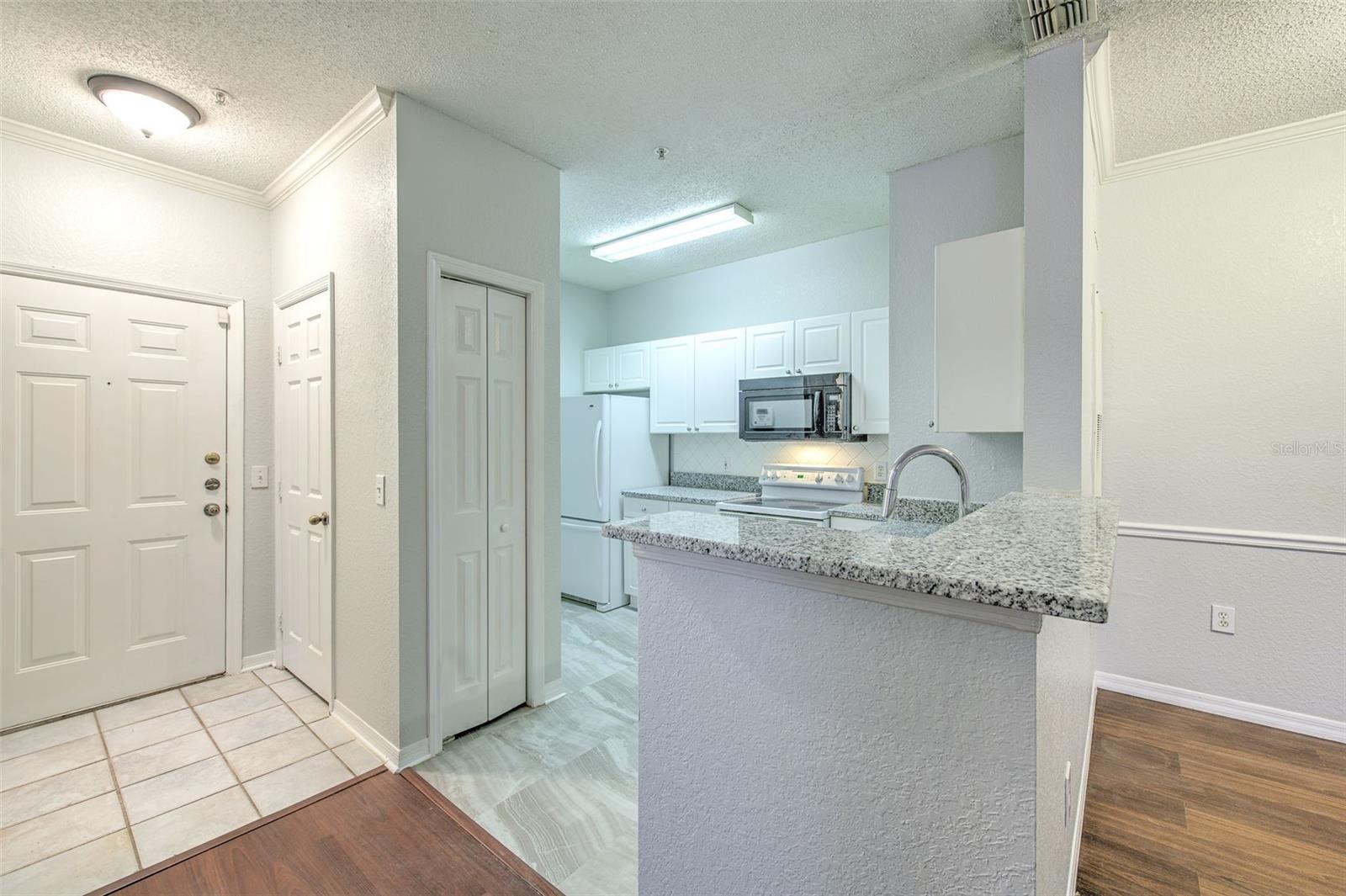 Image 8 of 41 For 18001 Richmond Place Drive 123