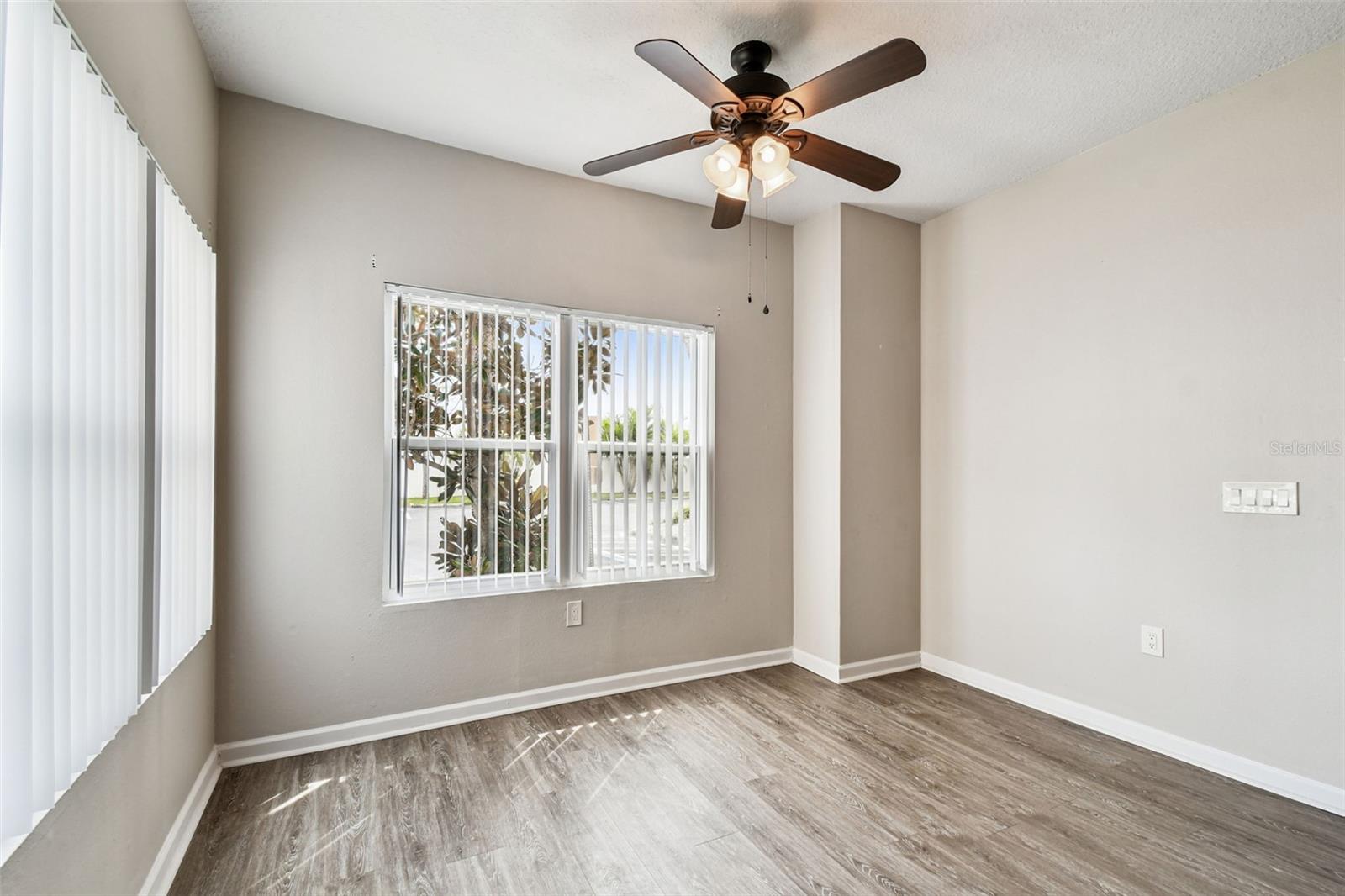 Image 10 of 33 For 10764 70th Ave  7103