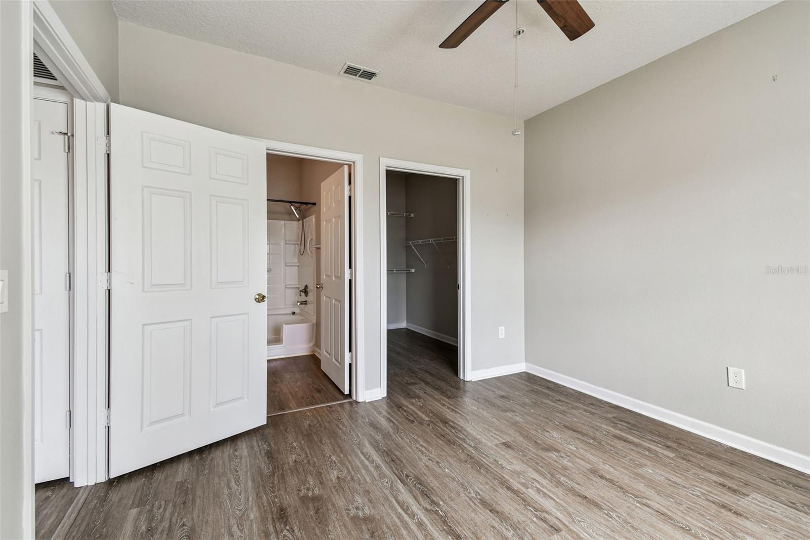 Image 23 of 33 For 10764 70th Ave  7103
