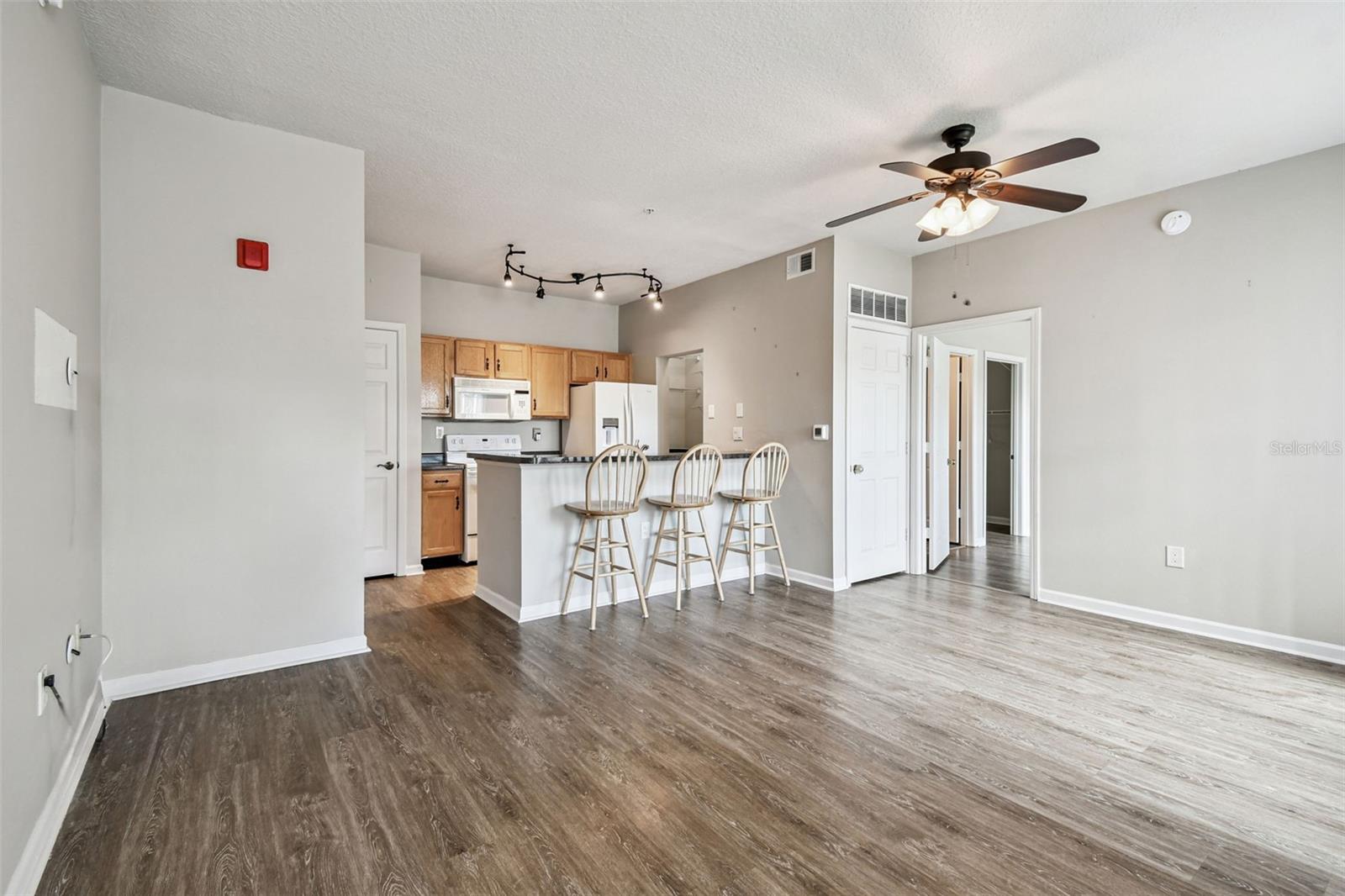 Image 6 of 33 For 10764 70th Ave  7103