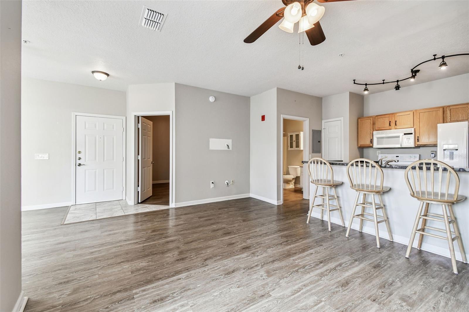 Image 7 of 33 For 10764 70th Ave  7103