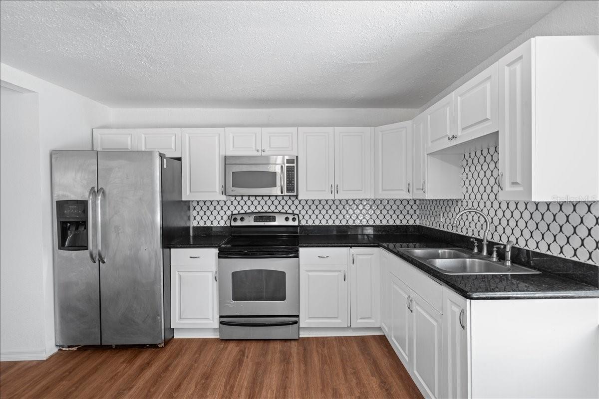 Image 10 of 39 For 704 Wilma Street