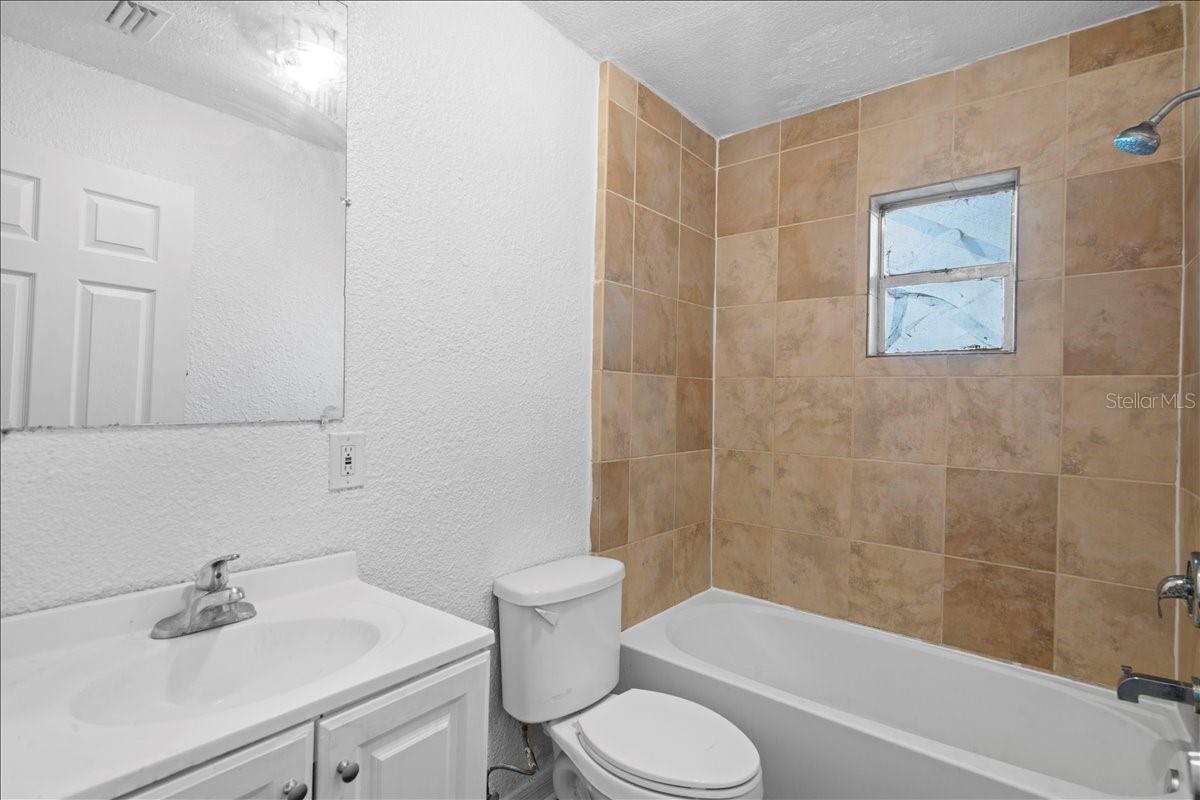 Image 20 of 39 For 704 Wilma Street