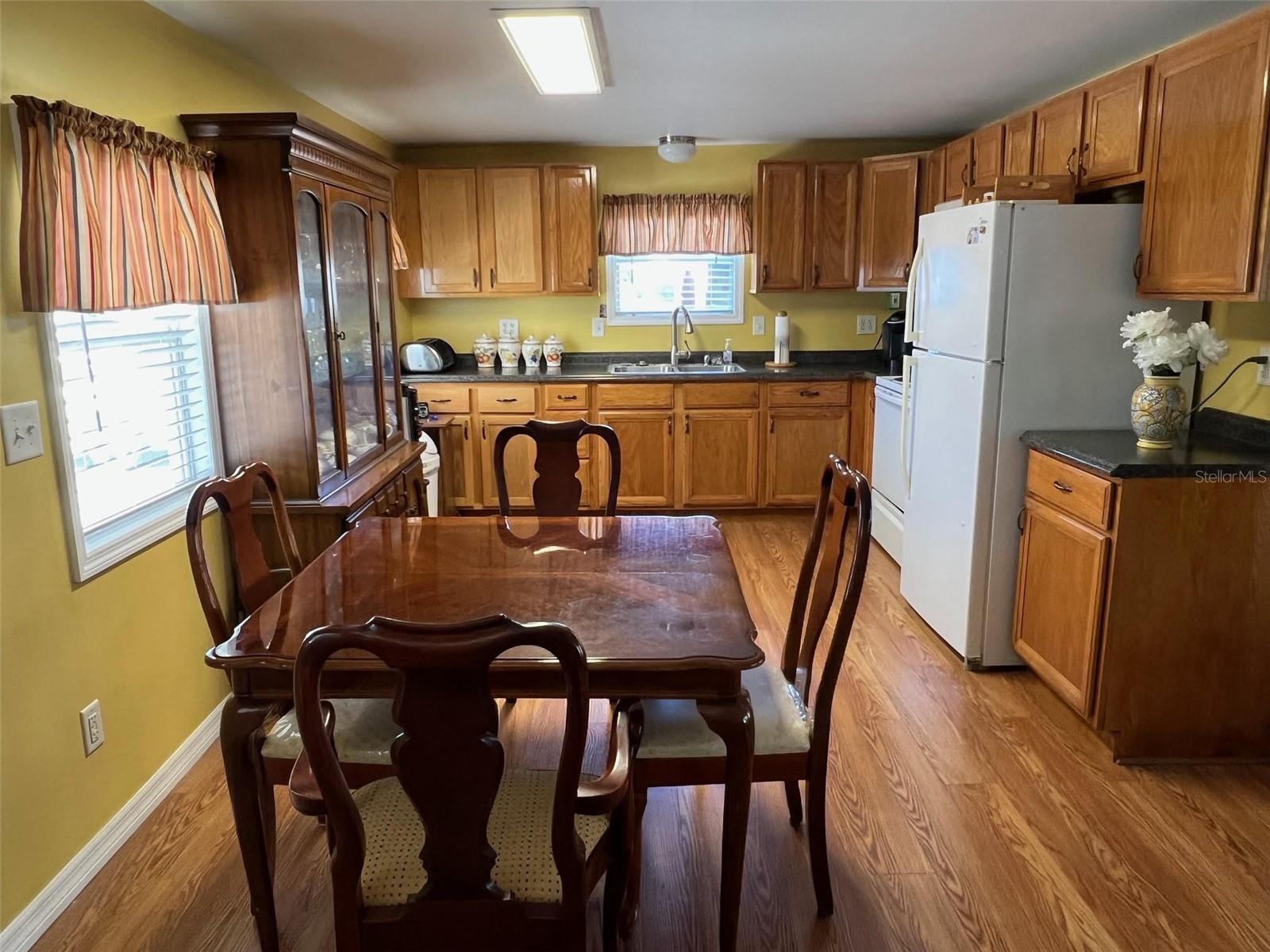 Image 10 of 33 For 11300 124th Avenue 132