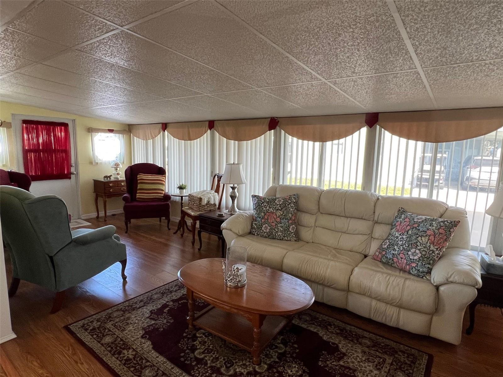 Image 13 of 33 For 11300 124th Avenue 132