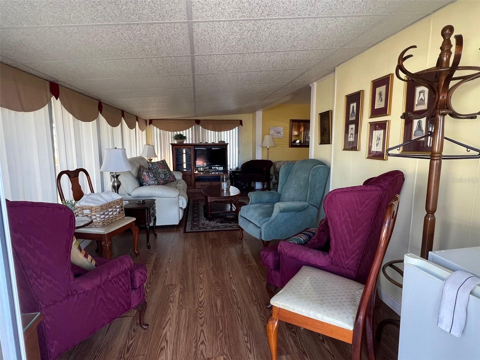 Image 14 of 33 For 11300 124th Avenue 132