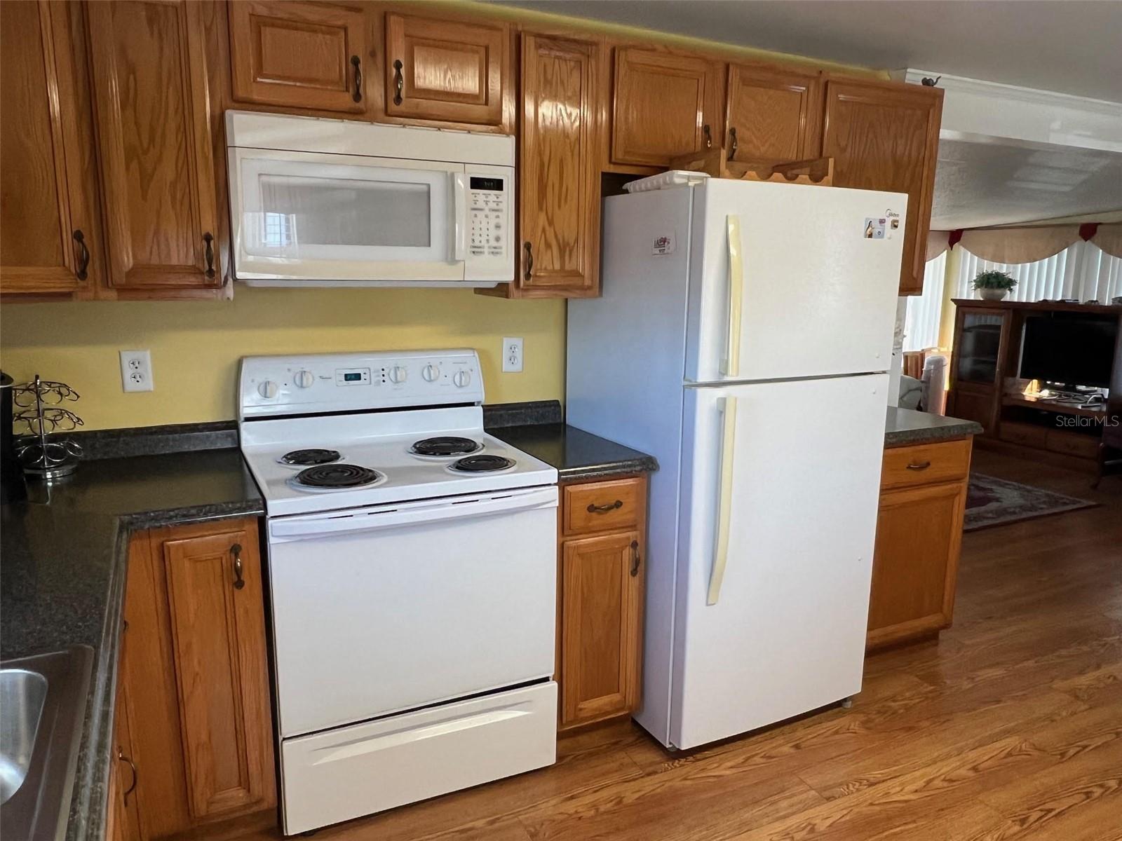 Image 8 of 33 For 11300 124th Avenue 132