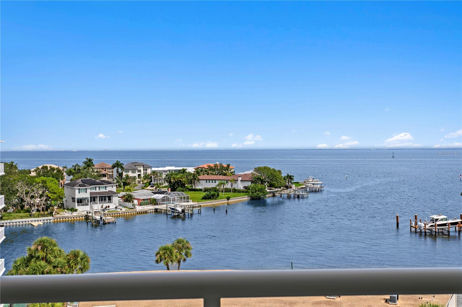 Image 12 of 37 For 1325 Snell Isle Boulevard Ne 711