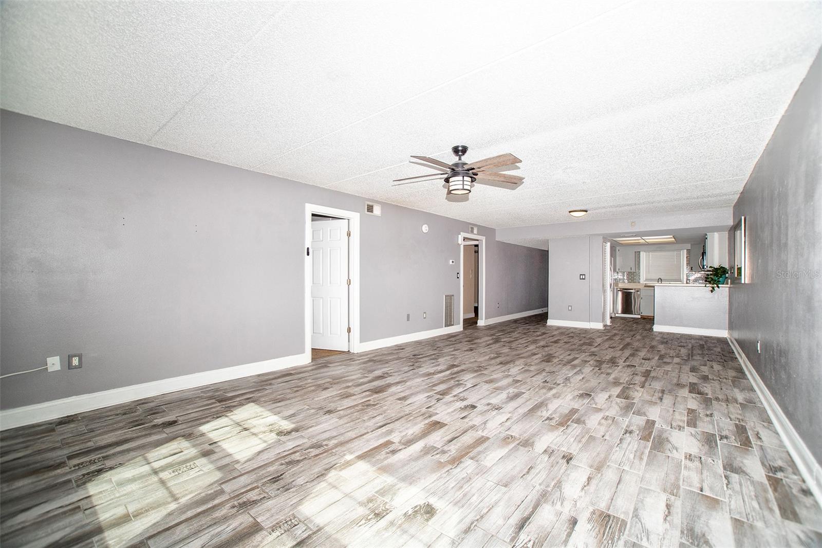 Image 2 of 19 For 12300 Park Boulevard 219