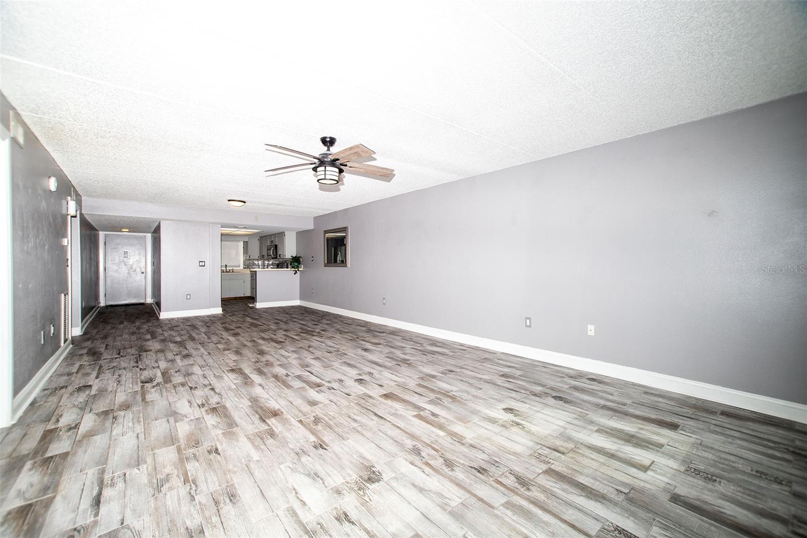 Image 3 of 19 For 12300 Park Boulevard 219