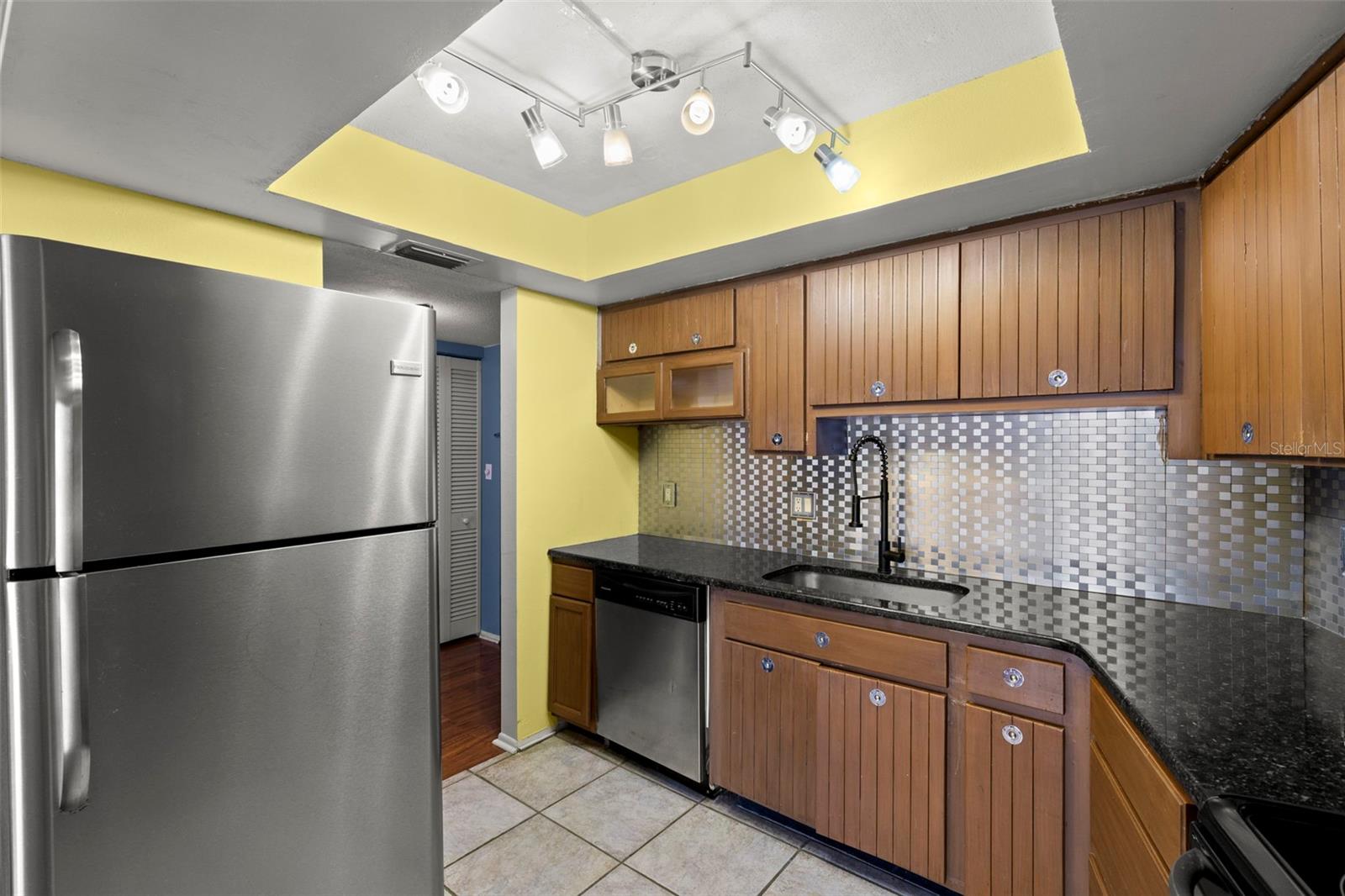 Image 12 of 35 For 7430 Sunshine Skyway Lane S 605