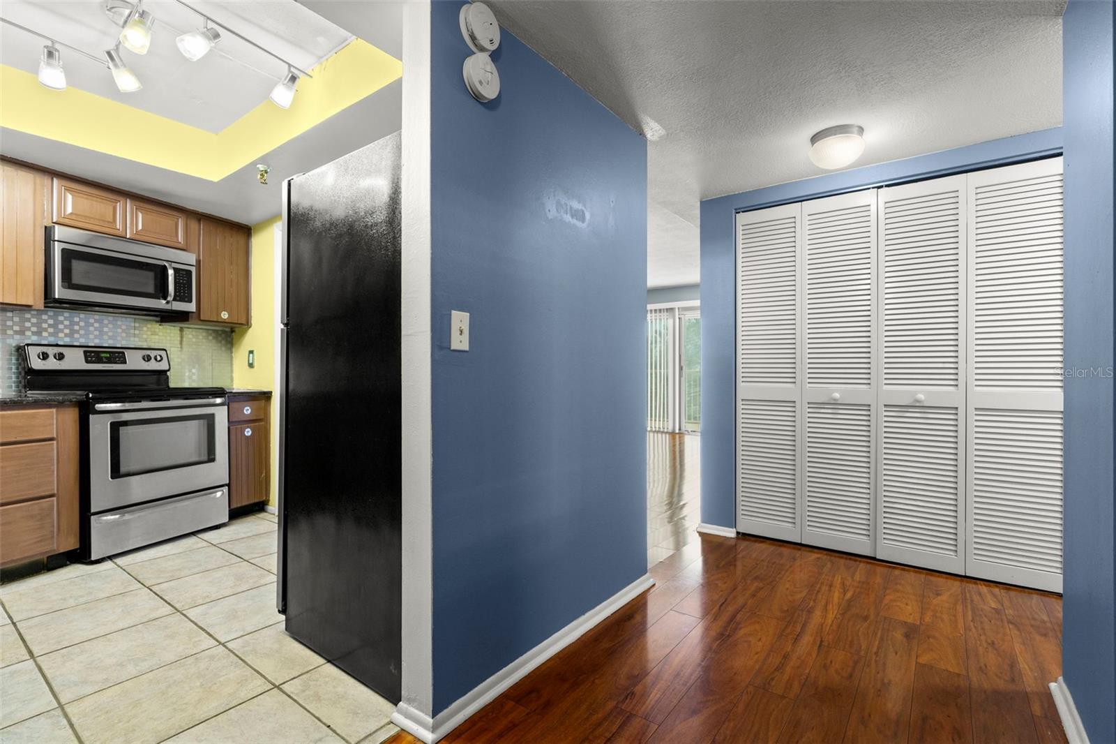 Image 14 of 35 For 7430 Sunshine Skyway Lane S 605