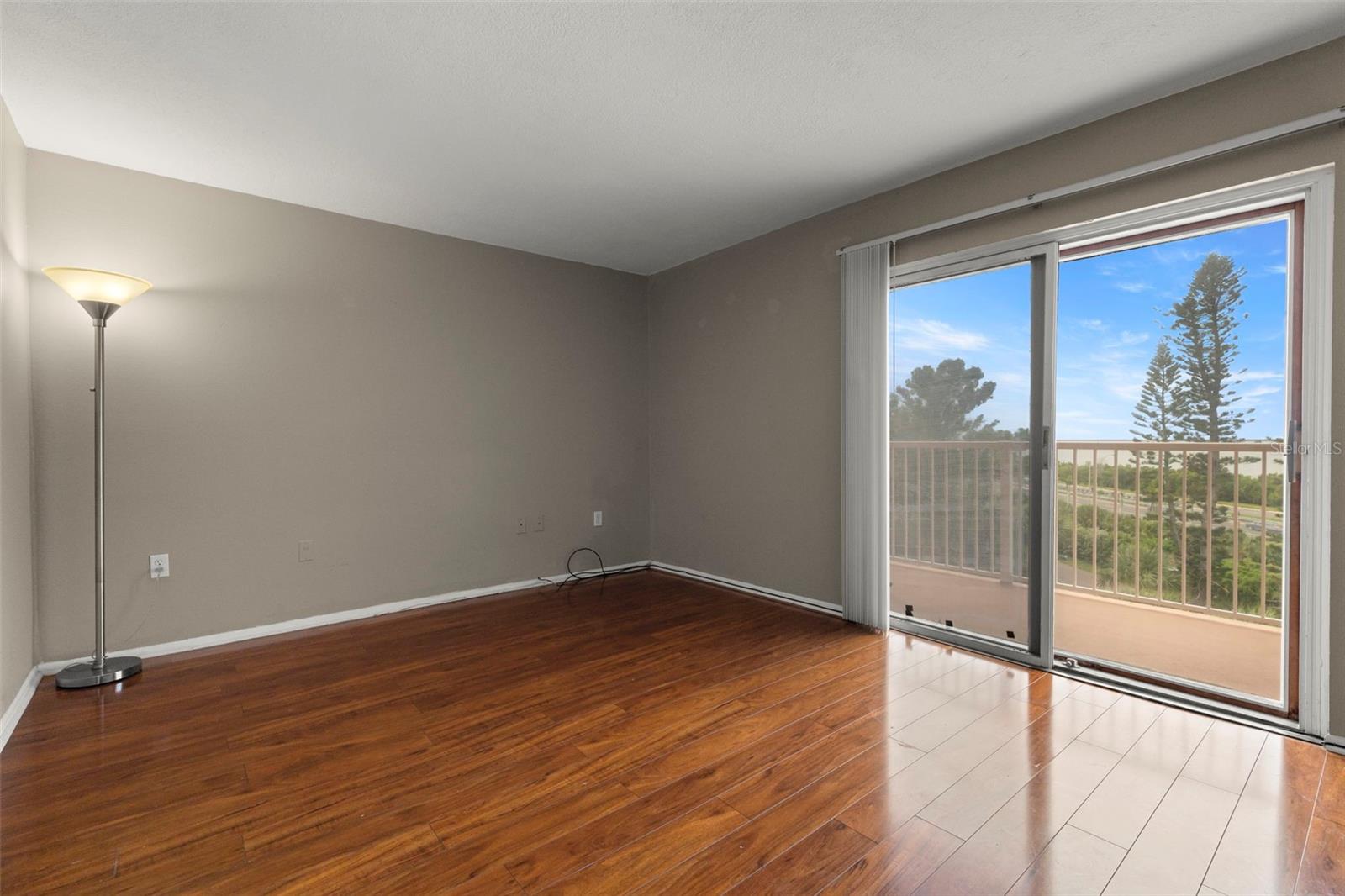 Image 17 of 35 For 7430 Sunshine Skyway Lane S 605